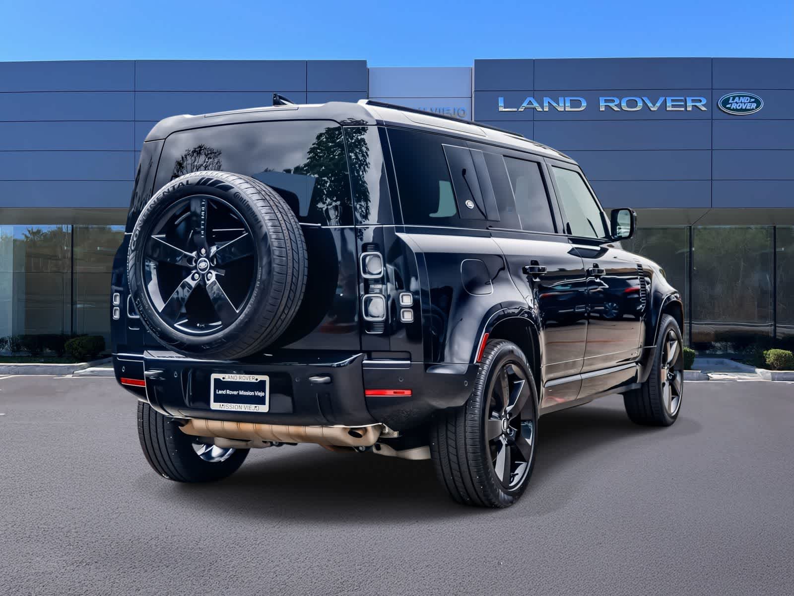 Thumbnail: 2024 Land Rover Defender - 3