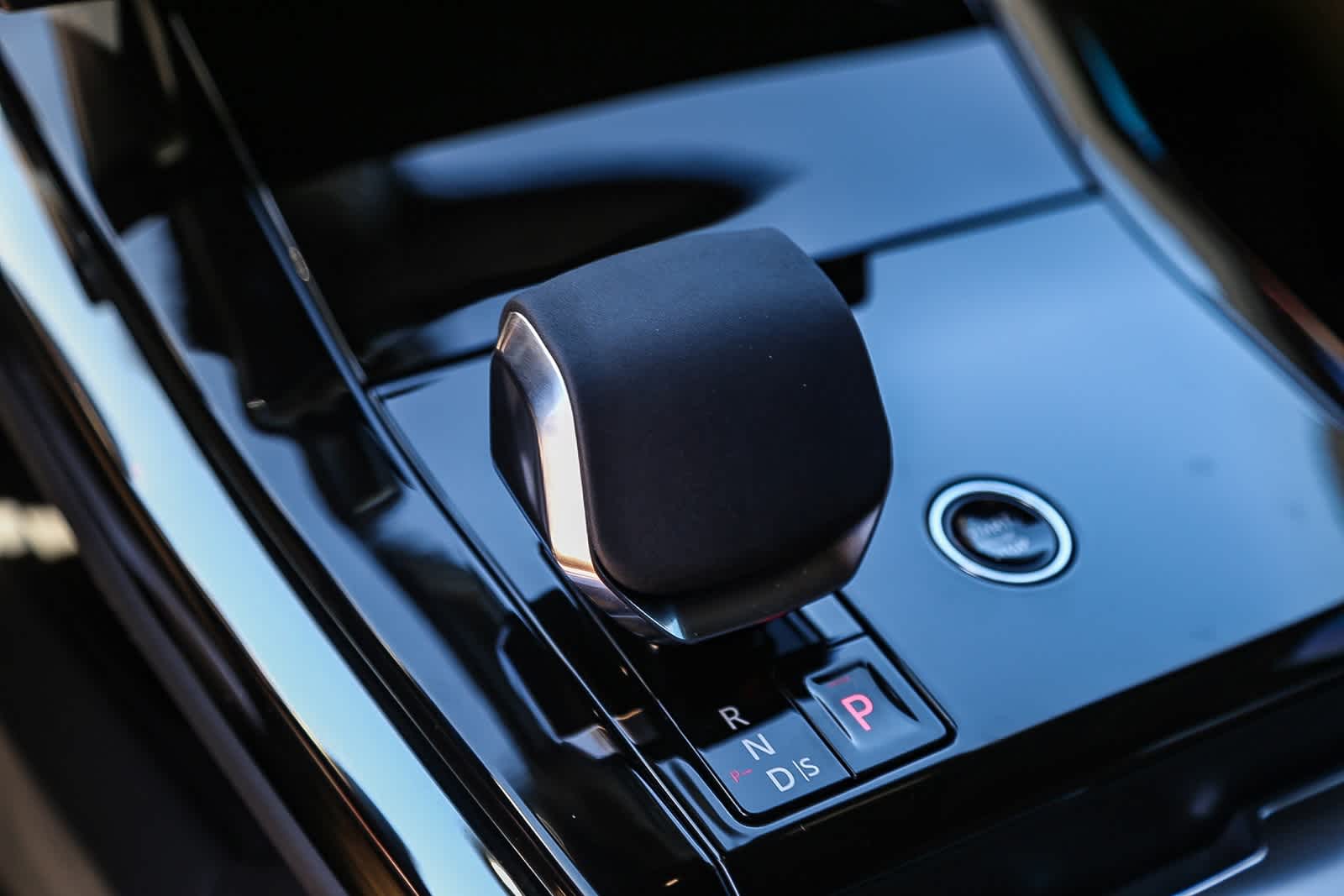 Thumbnail: 2025 Land Rover Range Rover Sport - 19