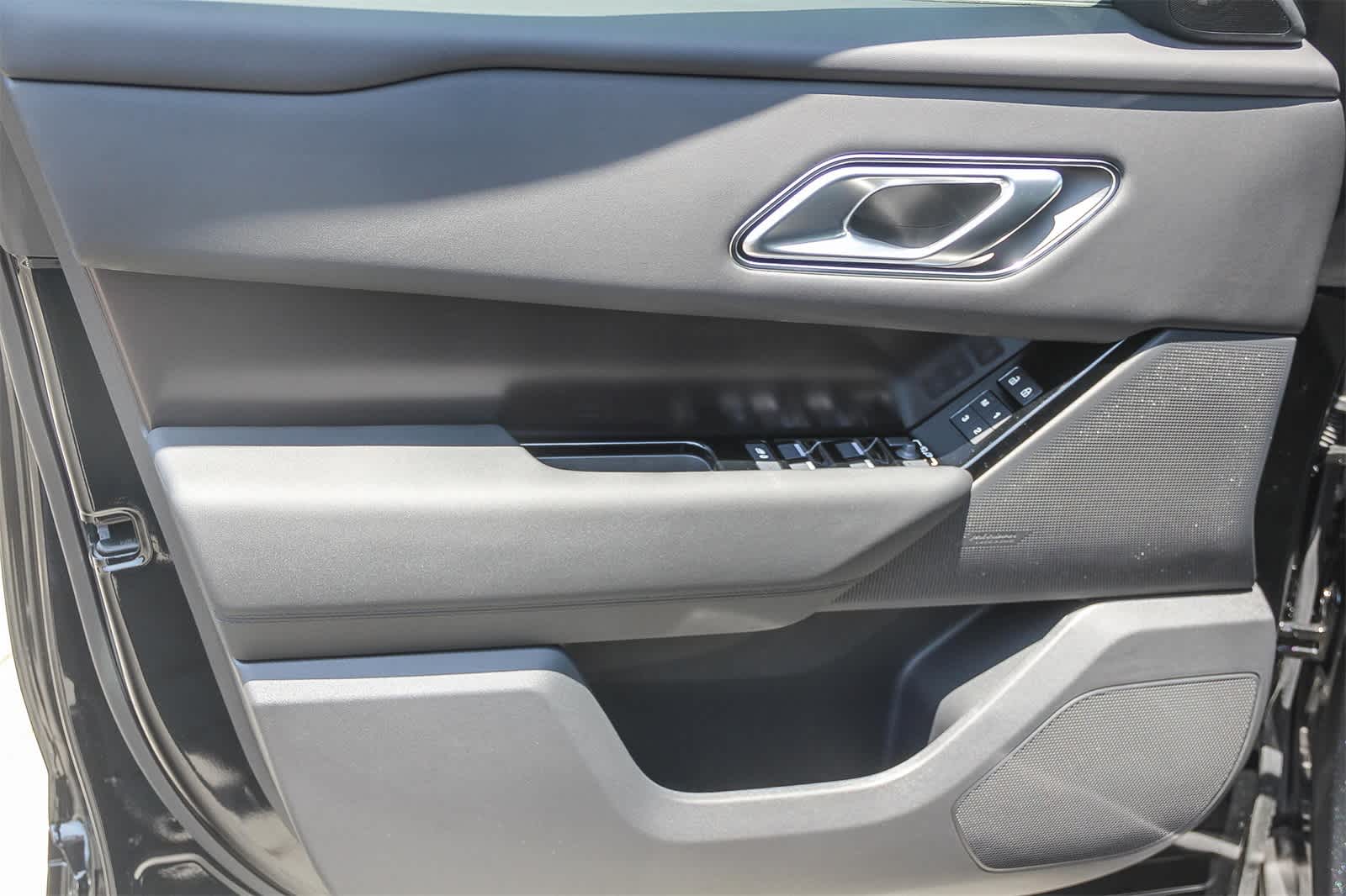 Thumbnail: 2026 Land Rover Range Rover Velar - 17