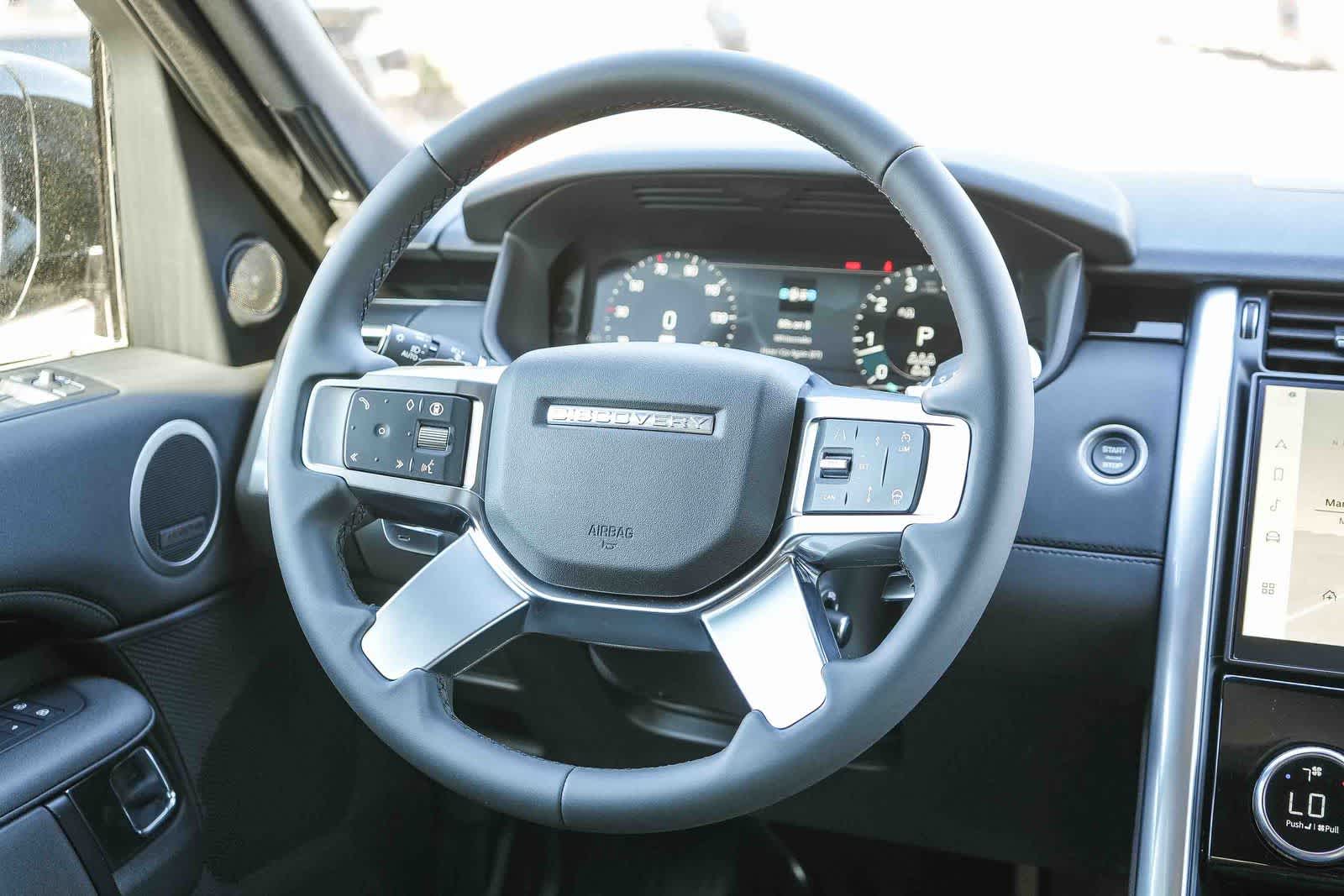 Thumbnail: 2026 Land Rover Discovery - 15