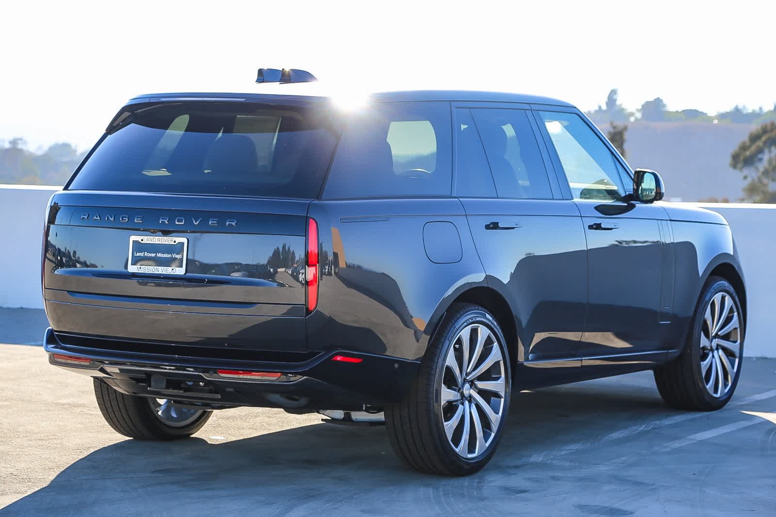 Thumbnail: 2025 Land Rover Range Rover - 8