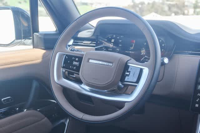 Thumbnail: 2025 Land Rover Range Rover - 14