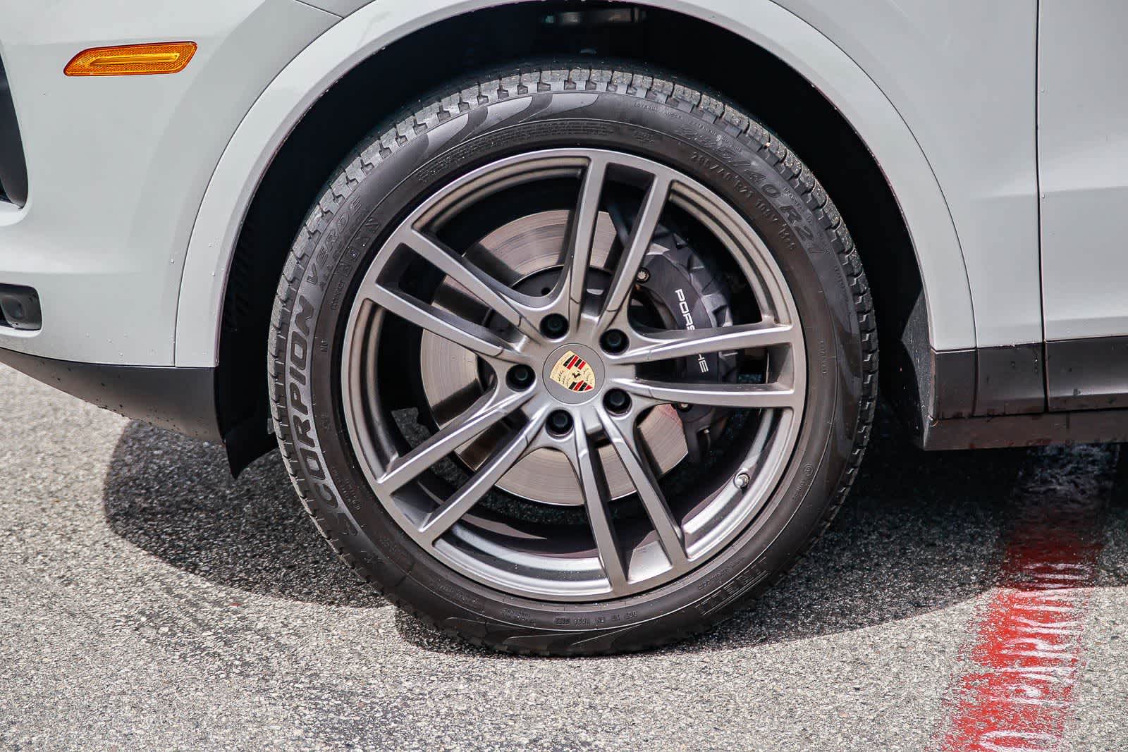 Thumbnail: 2022 Porsche Cayenne - 9