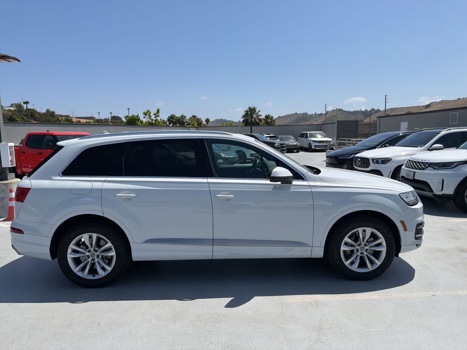 Thumbnail: 2019 Audi Q7 - 3