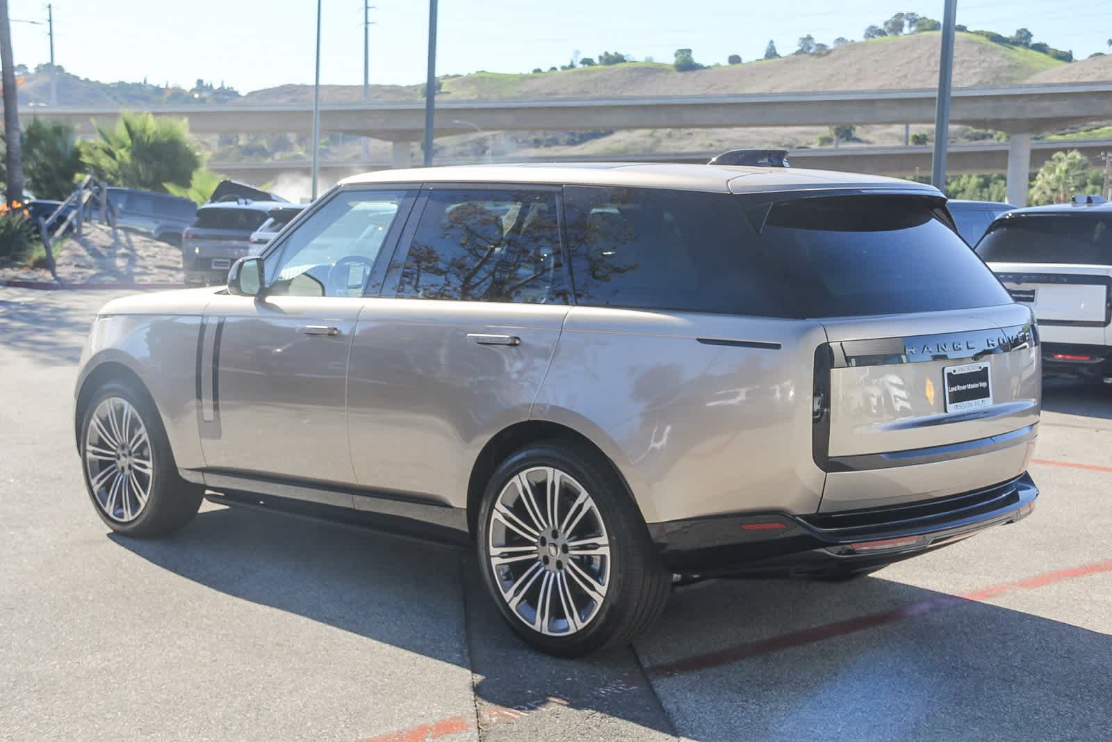 Thumbnail: 2025 Land Rover Range Rover - 8