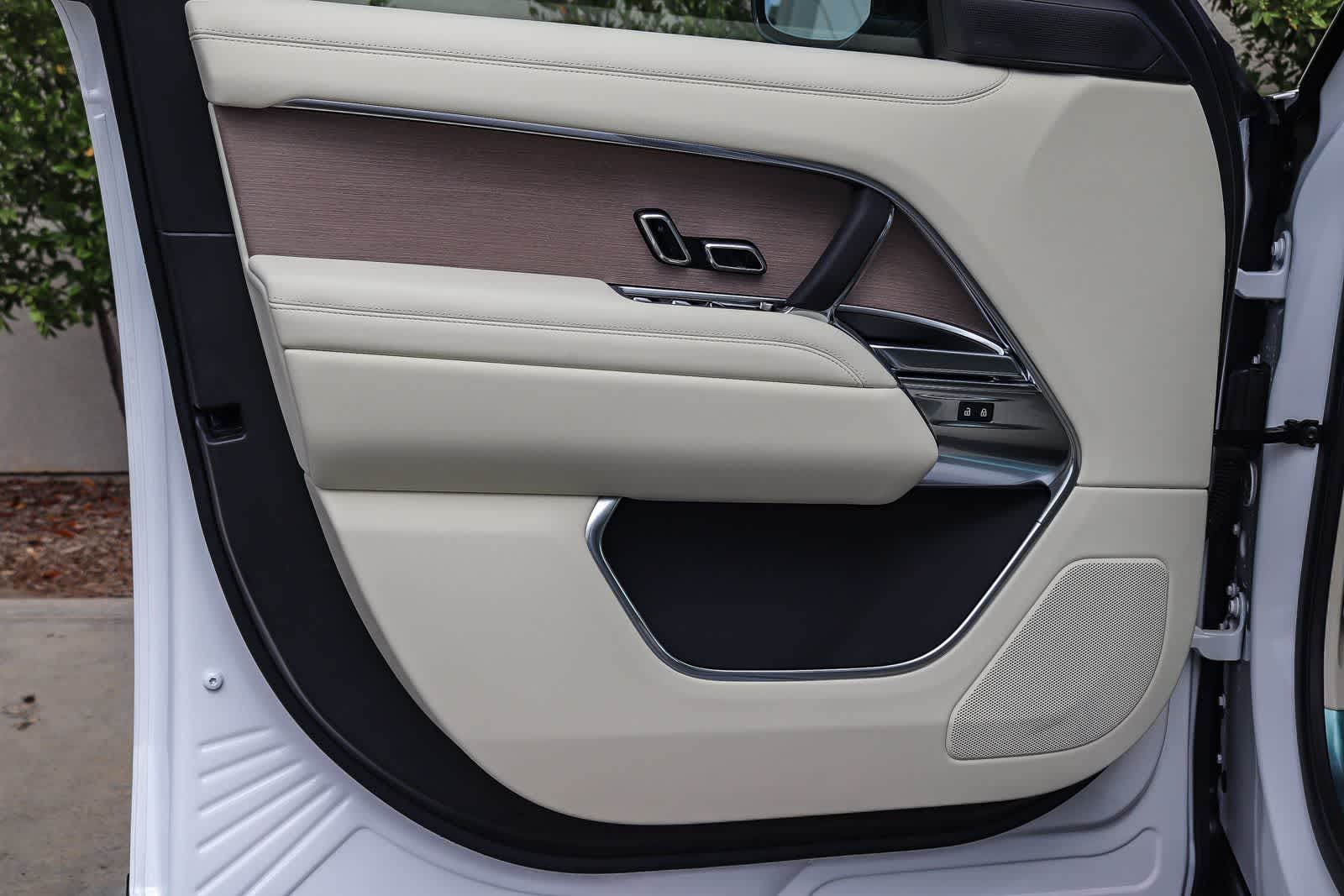 Thumbnail: 2026 Land Rover Range Rover - 21