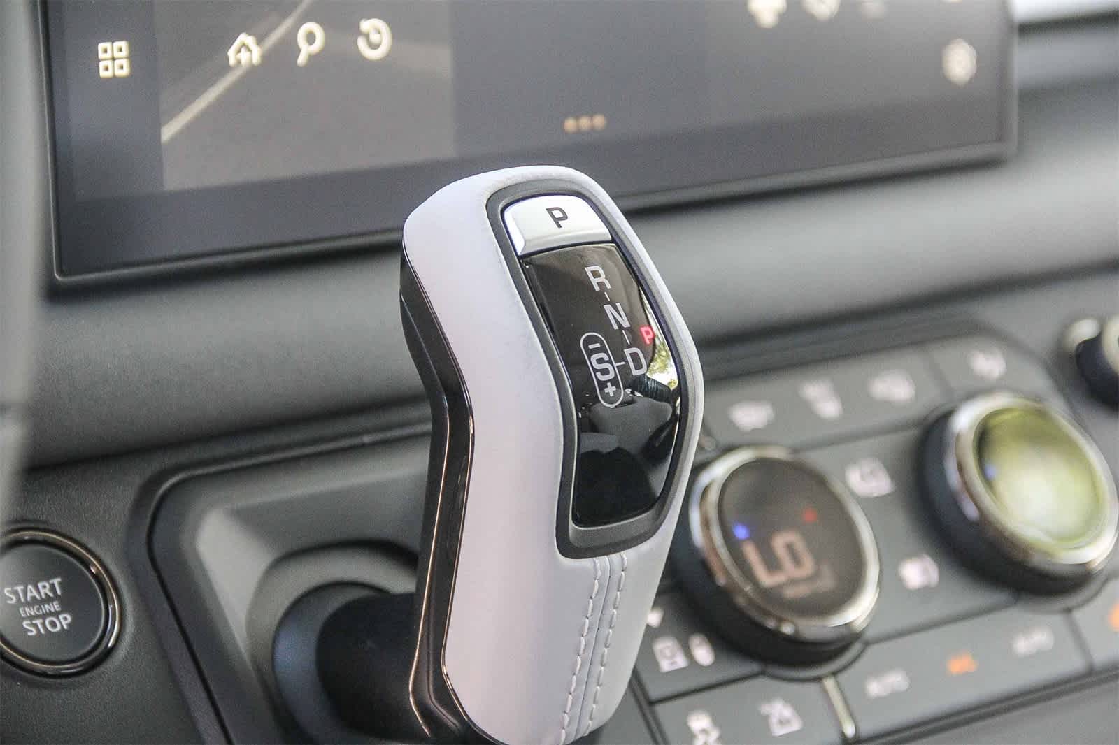 Thumbnail: 2025 Land Rover Defender - 20