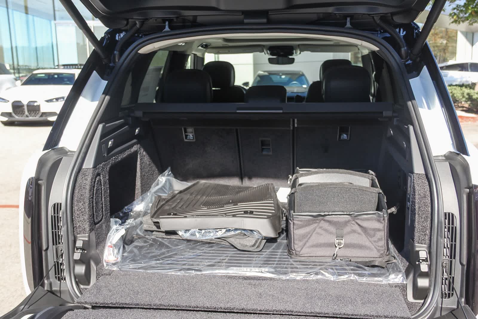 Thumbnail: 2025 Land Rover Range Rover - 19