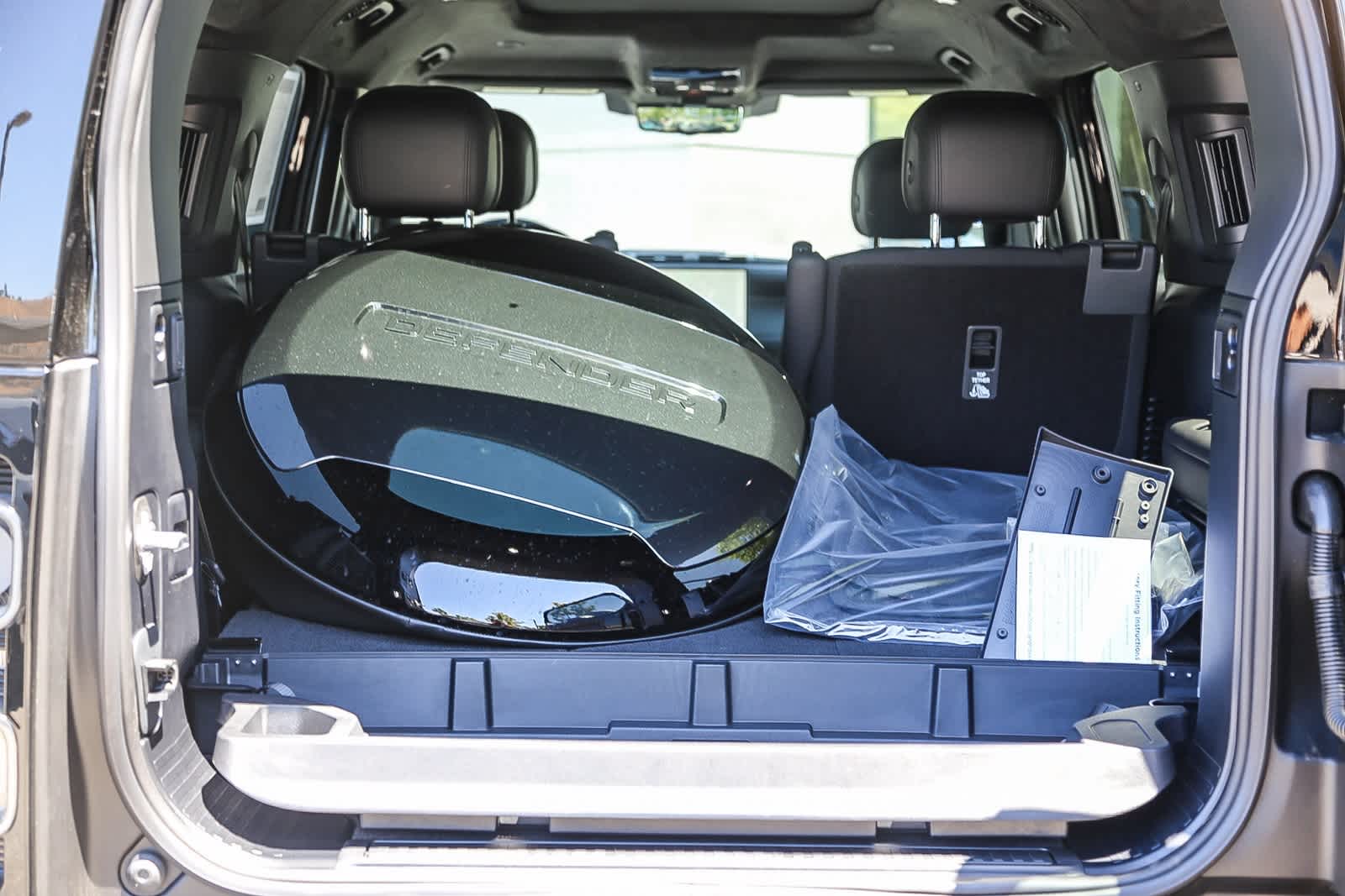 Thumbnail: 2025 Land Rover Defender - 26