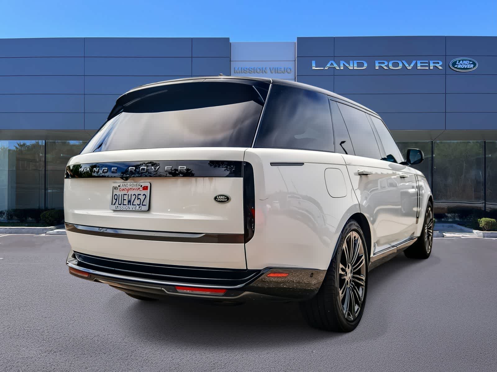 Thumbnail: 2023 Land Rover Range Rover - 3