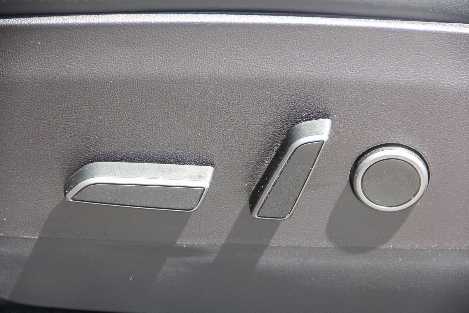 2022 Tesla Model Y Long Range 18
