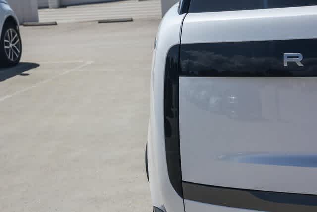 Thumbnail: 2025 Land Rover Range Rover - 7