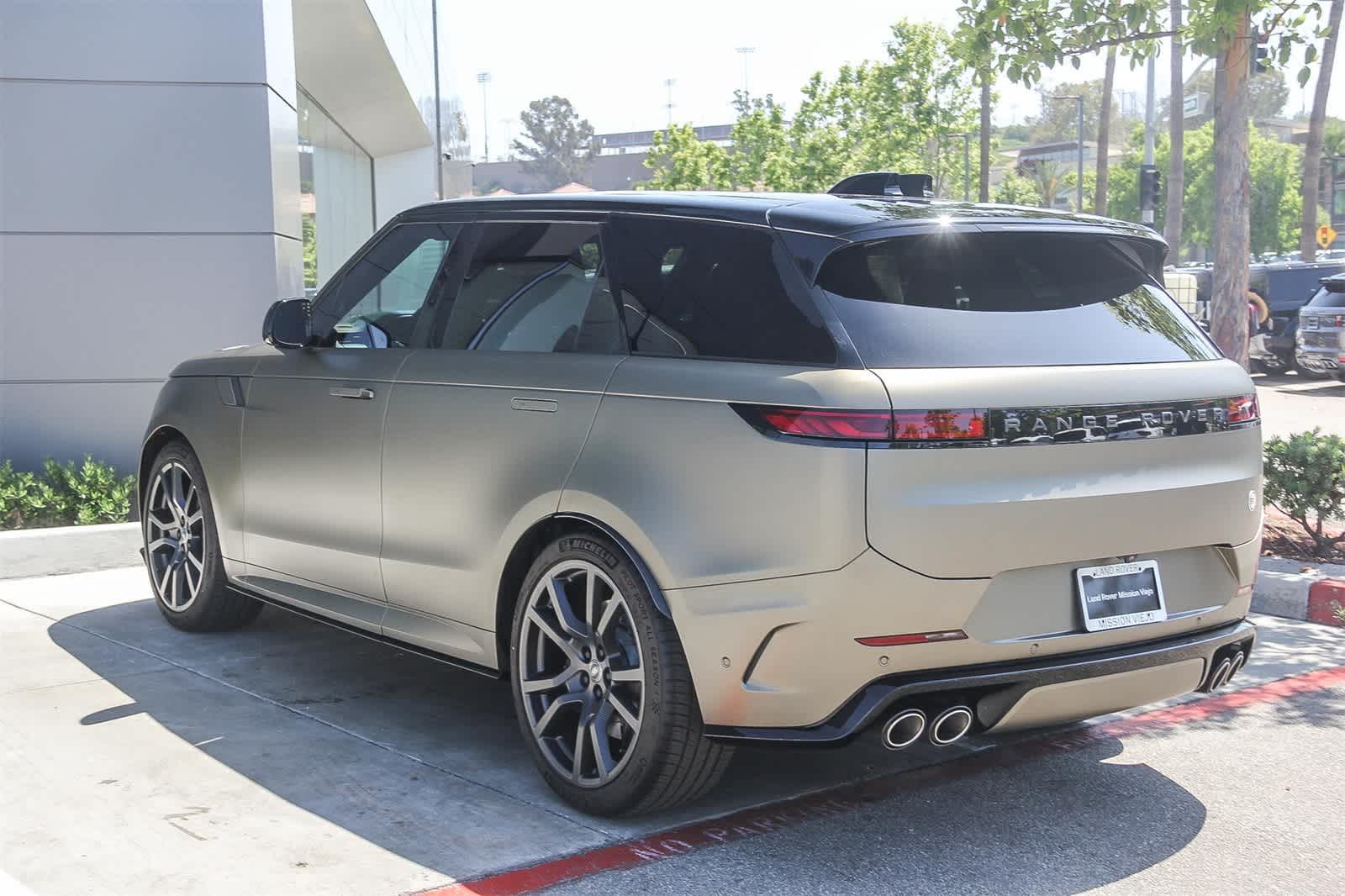 Thumbnail: 2024 Land Rover Range Rover Sport - 4
