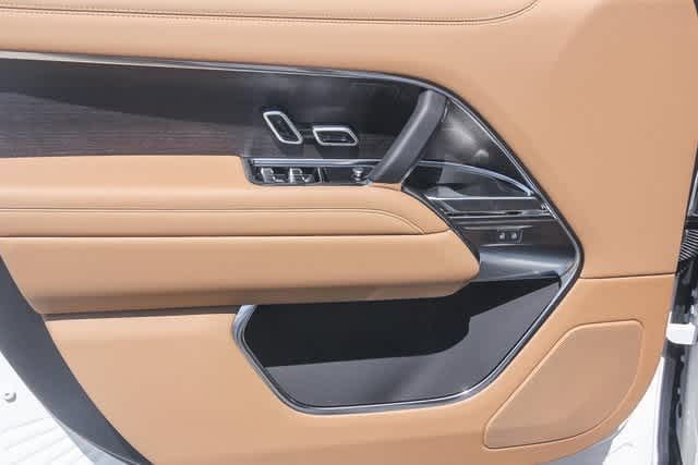 Thumbnail: 2025 Land Rover Range Rover - 19