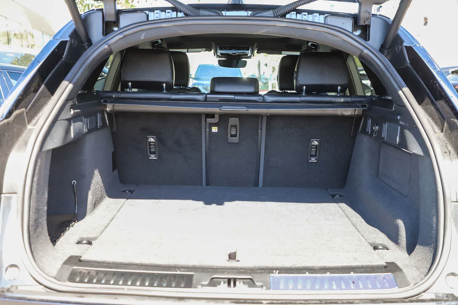 Thumbnail: 2025 Land Rover Range Rover Velar - 23