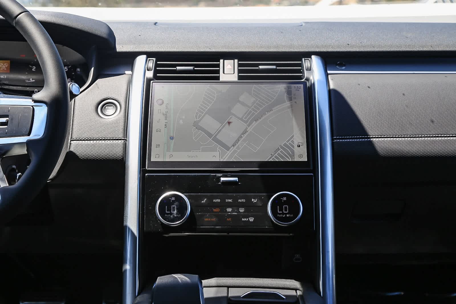 Thumbnail: 2025 Land Rover Discovery - 13