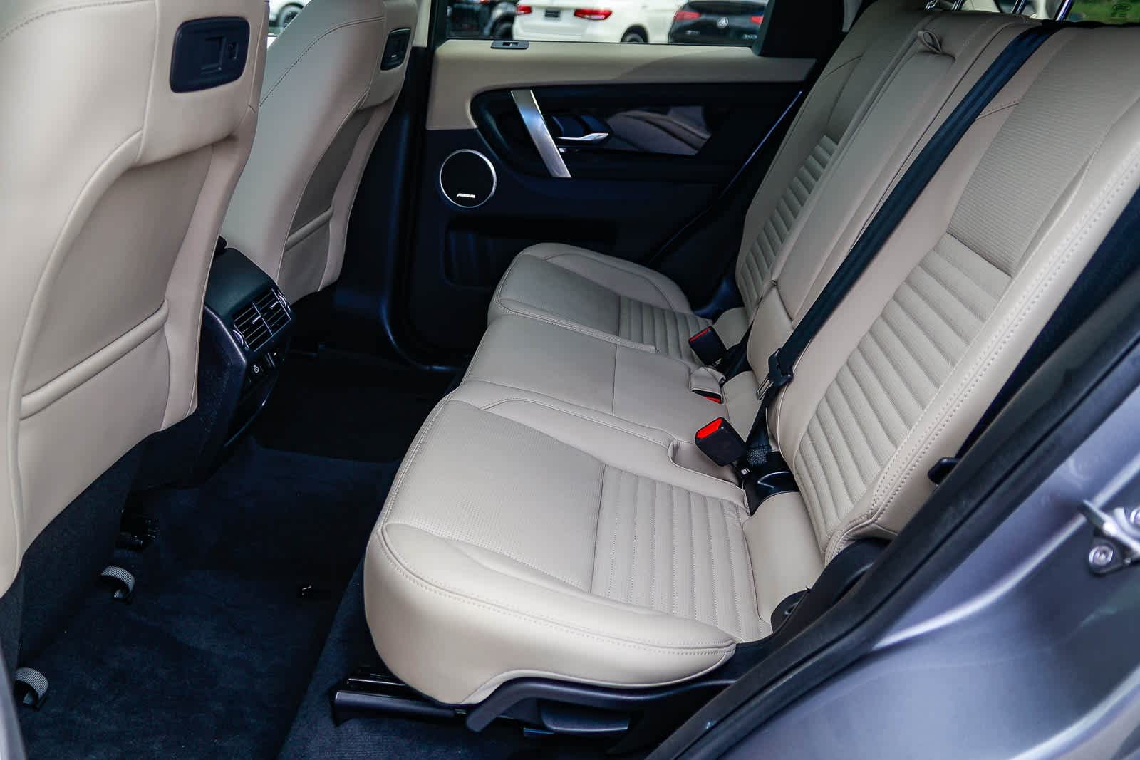 Thumbnail: 2025 Land Rover Discovery Sport - 17