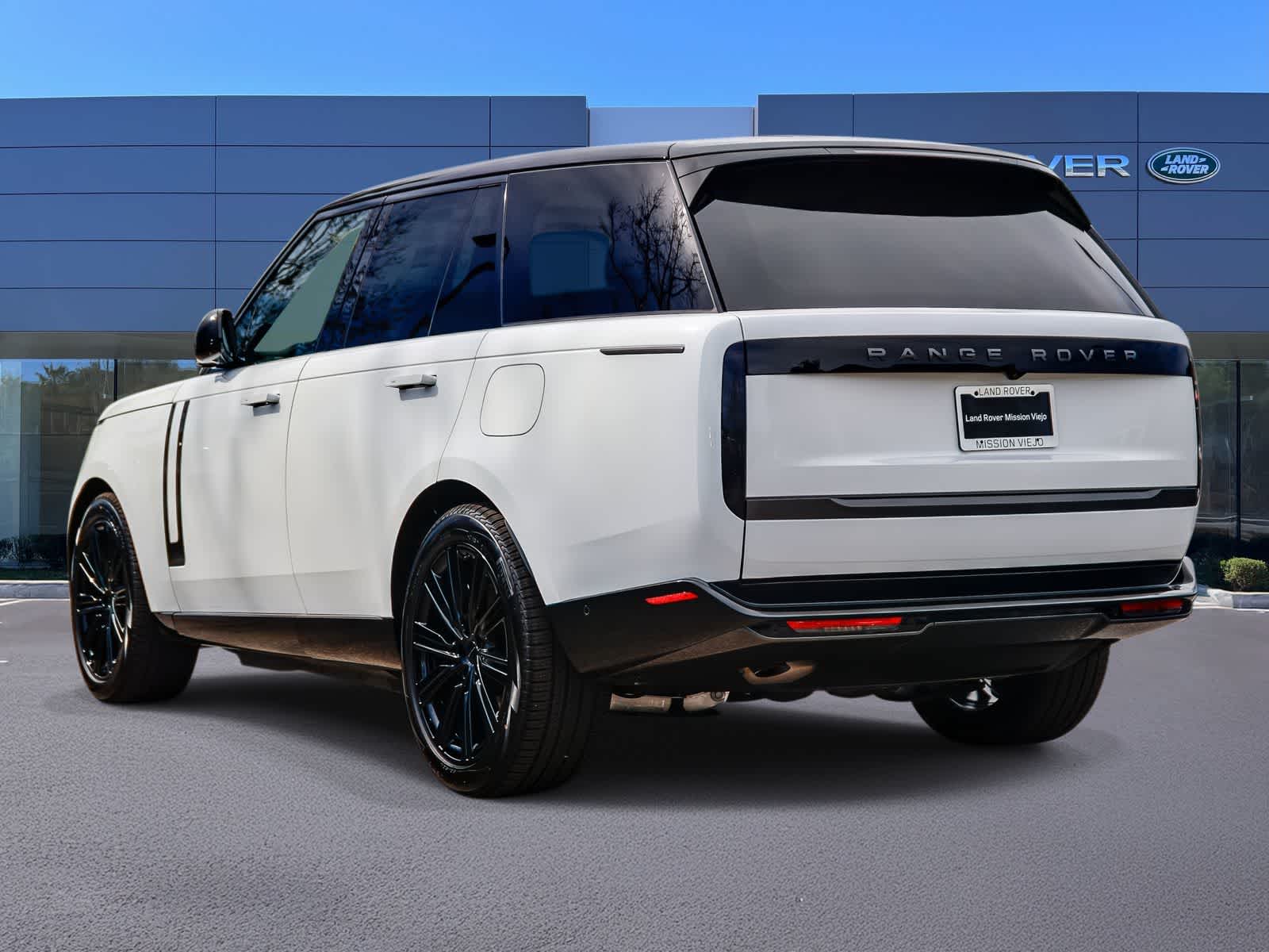 Thumbnail: 2026 Land Rover Range Rover - 6
