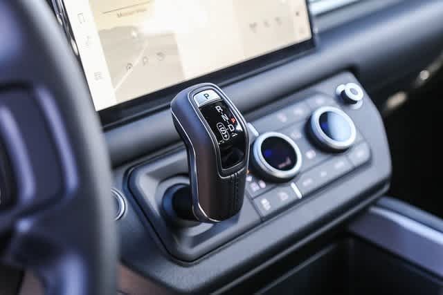 Thumbnail: 2025 Land Rover Defender - 20