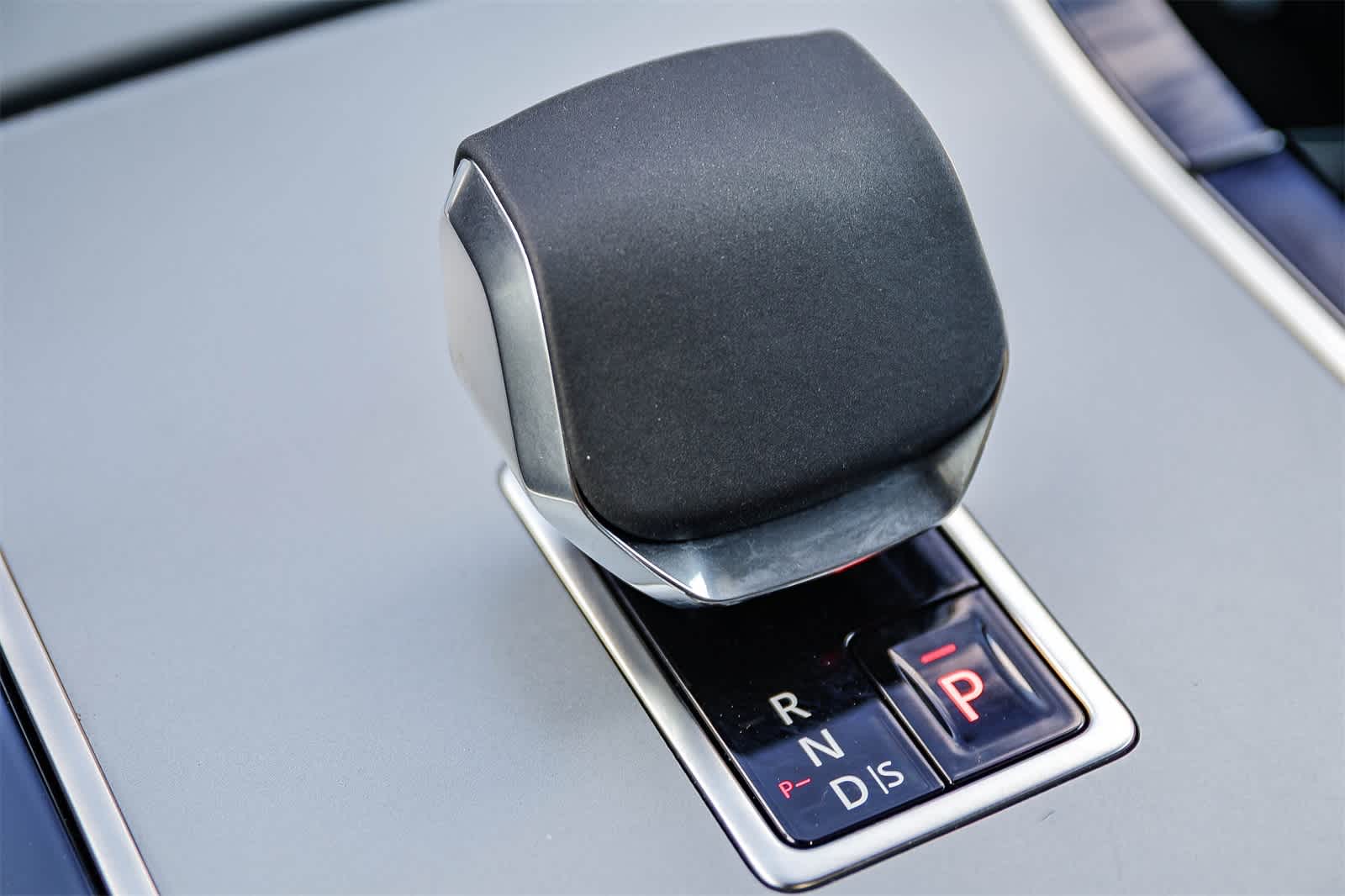 Thumbnail: 2025 Land Rover Range Rover Evoque - 21