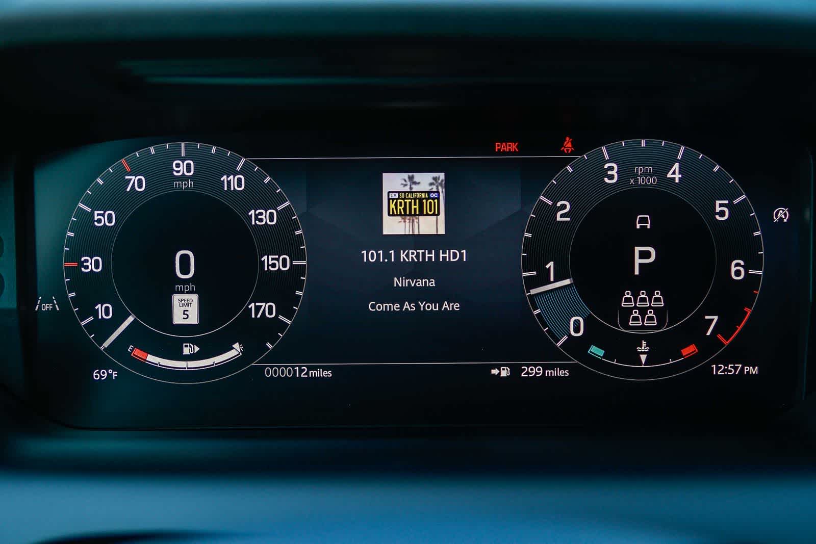 Thumbnail: 2026 Land Rover Discovery Sport - 25