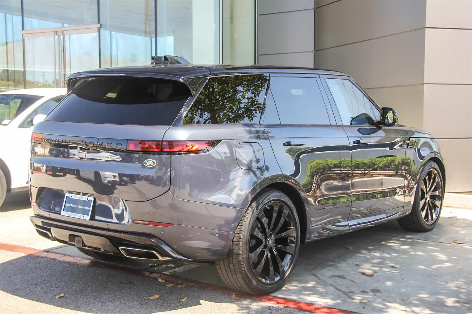 Thumbnail: 2023 Land Rover Range Rover Sport - 6