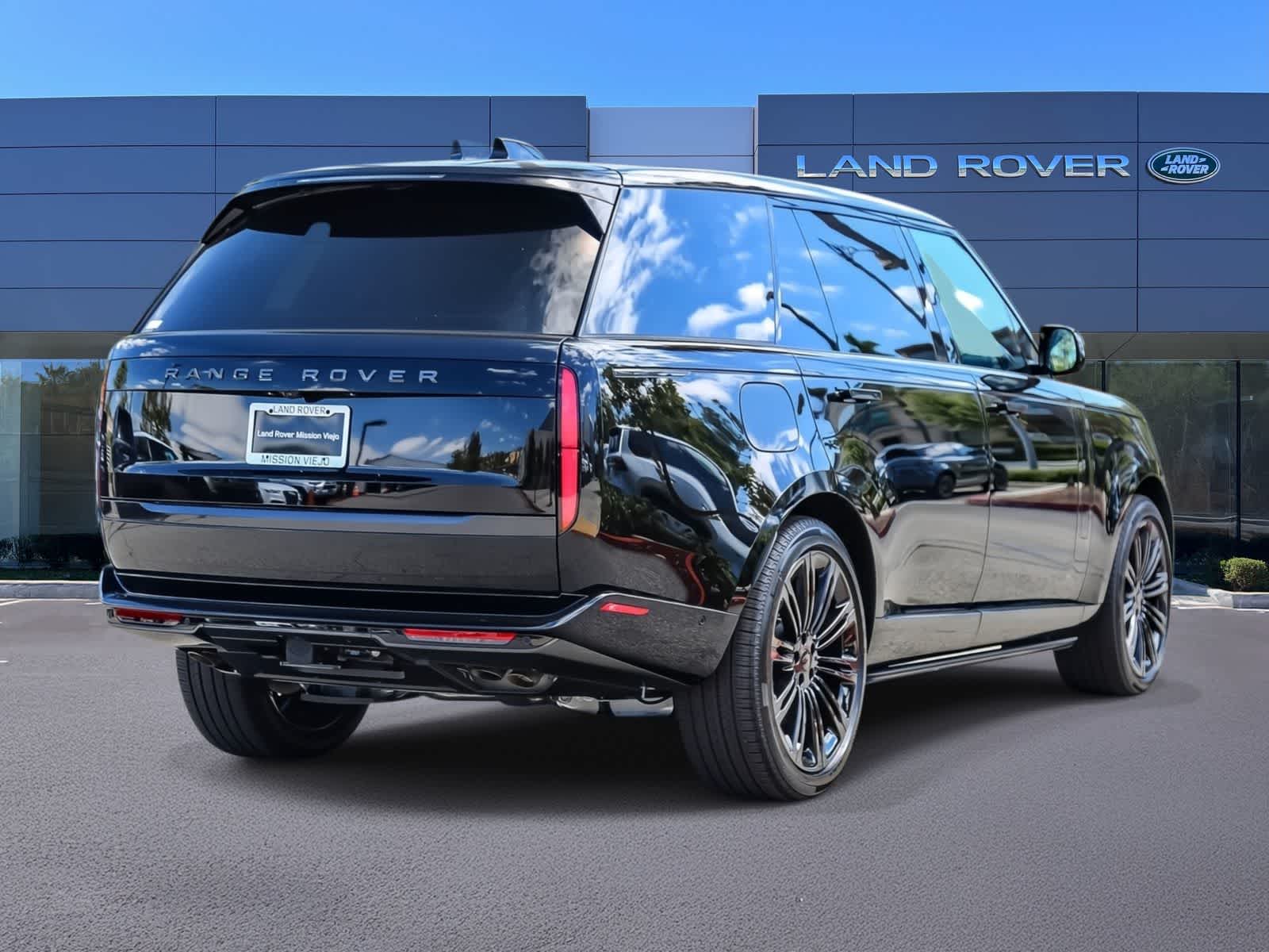 Thumbnail: 2026 Land Rover Range Rover - 4