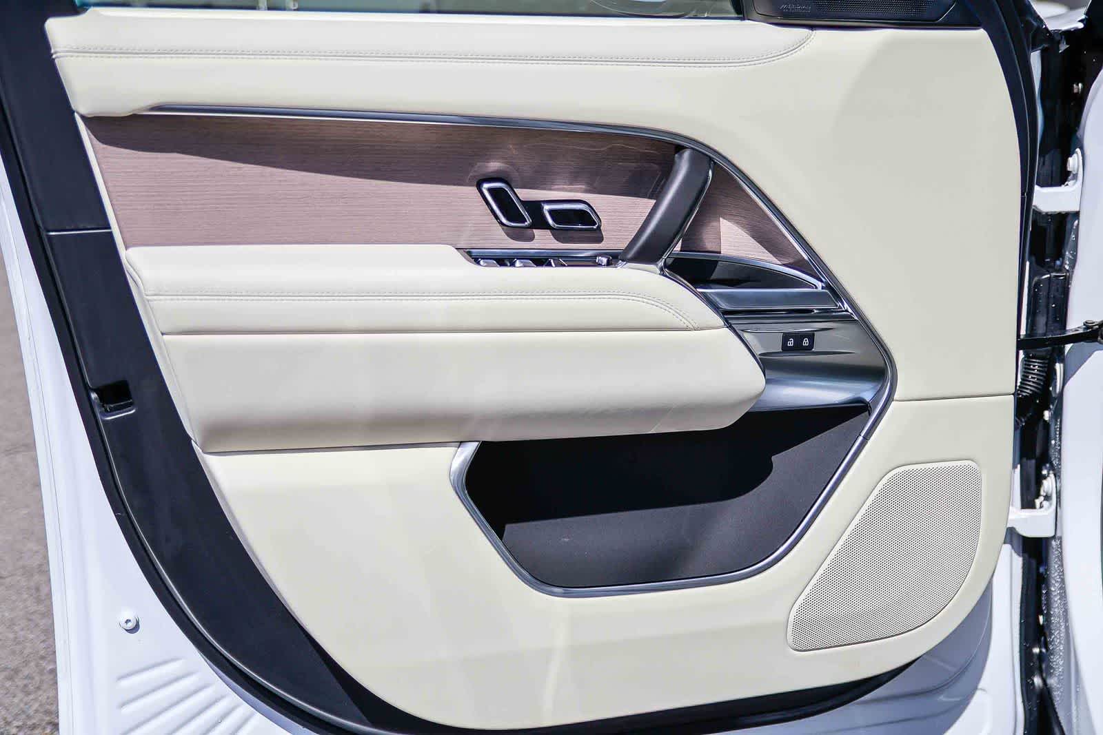 Thumbnail: 2026 Land Rover Range Rover - 21