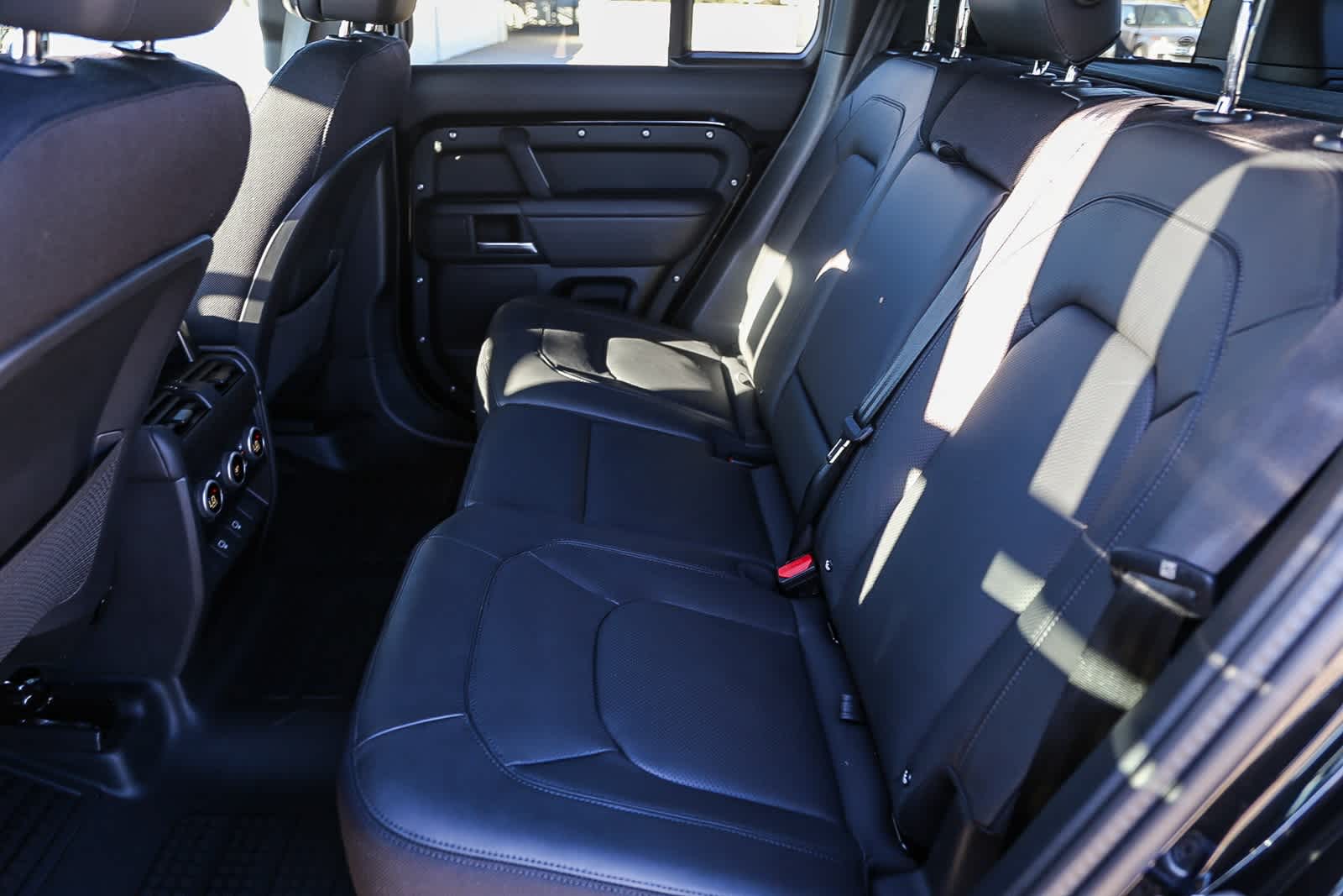 Thumbnail: 2025 Land Rover Defender - 18