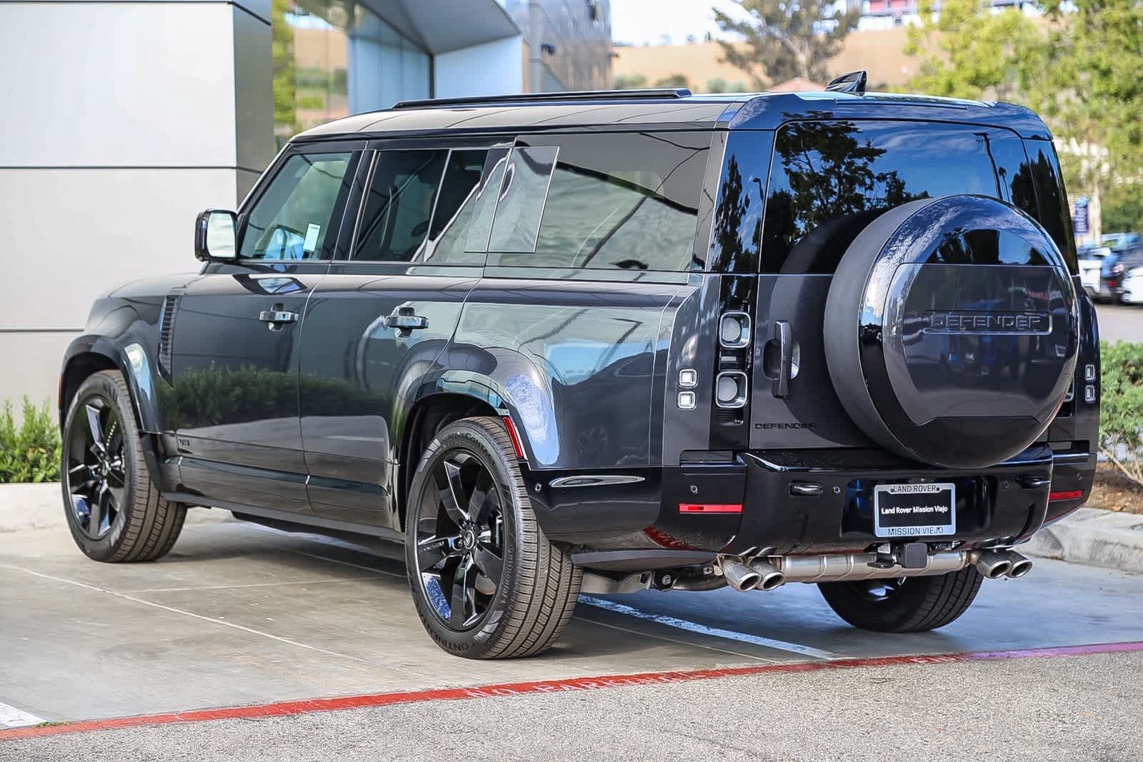 Thumbnail: 2025 Land Rover Defender - 6