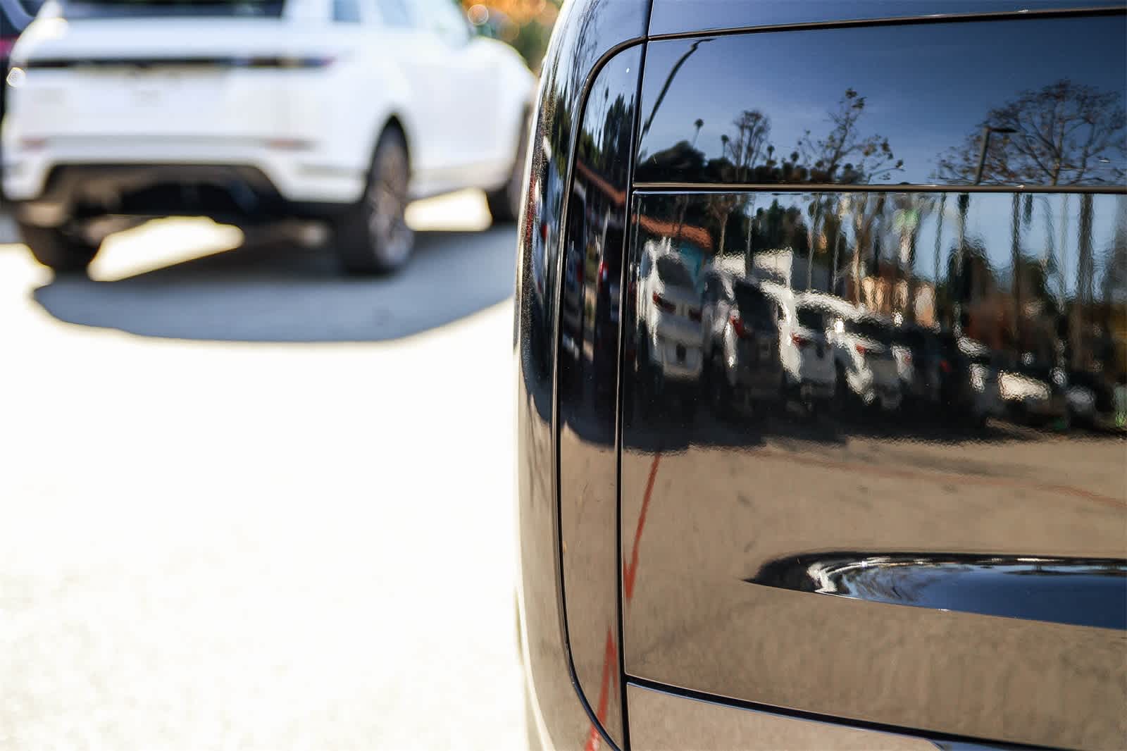 Thumbnail: 2023 Land Rover Range Rover - 7