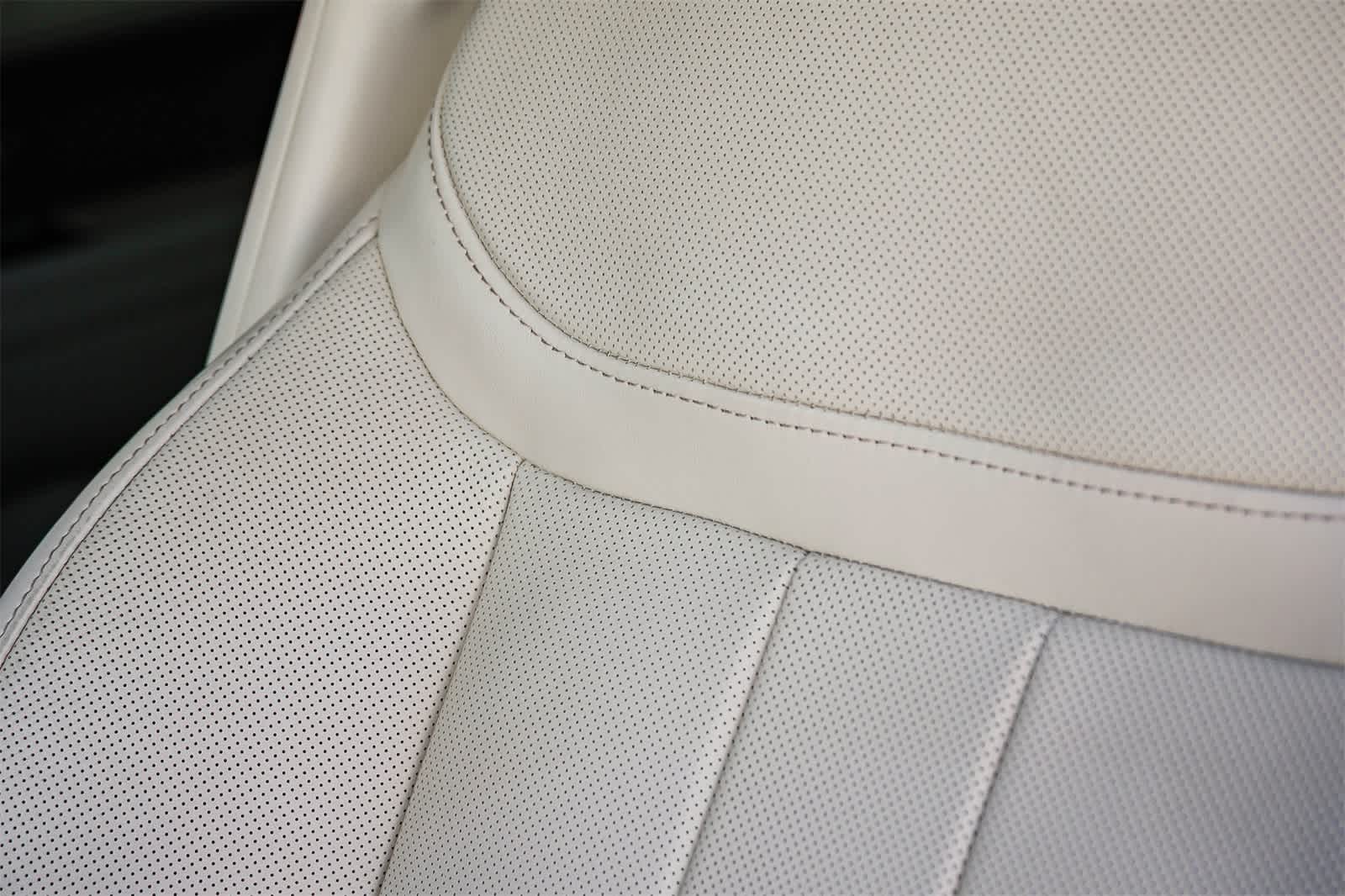 Thumbnail: 2022 Land Rover Range Rover - 31