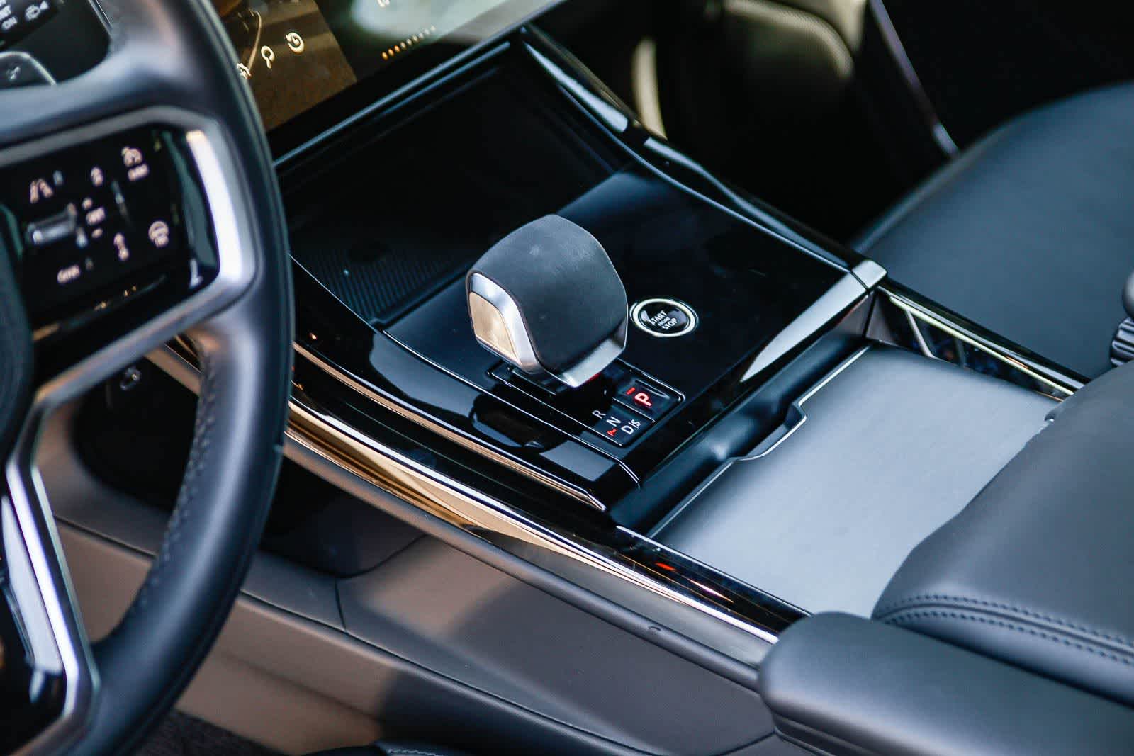 Thumbnail: 2025 Land Rover Range Rover Sport - 20