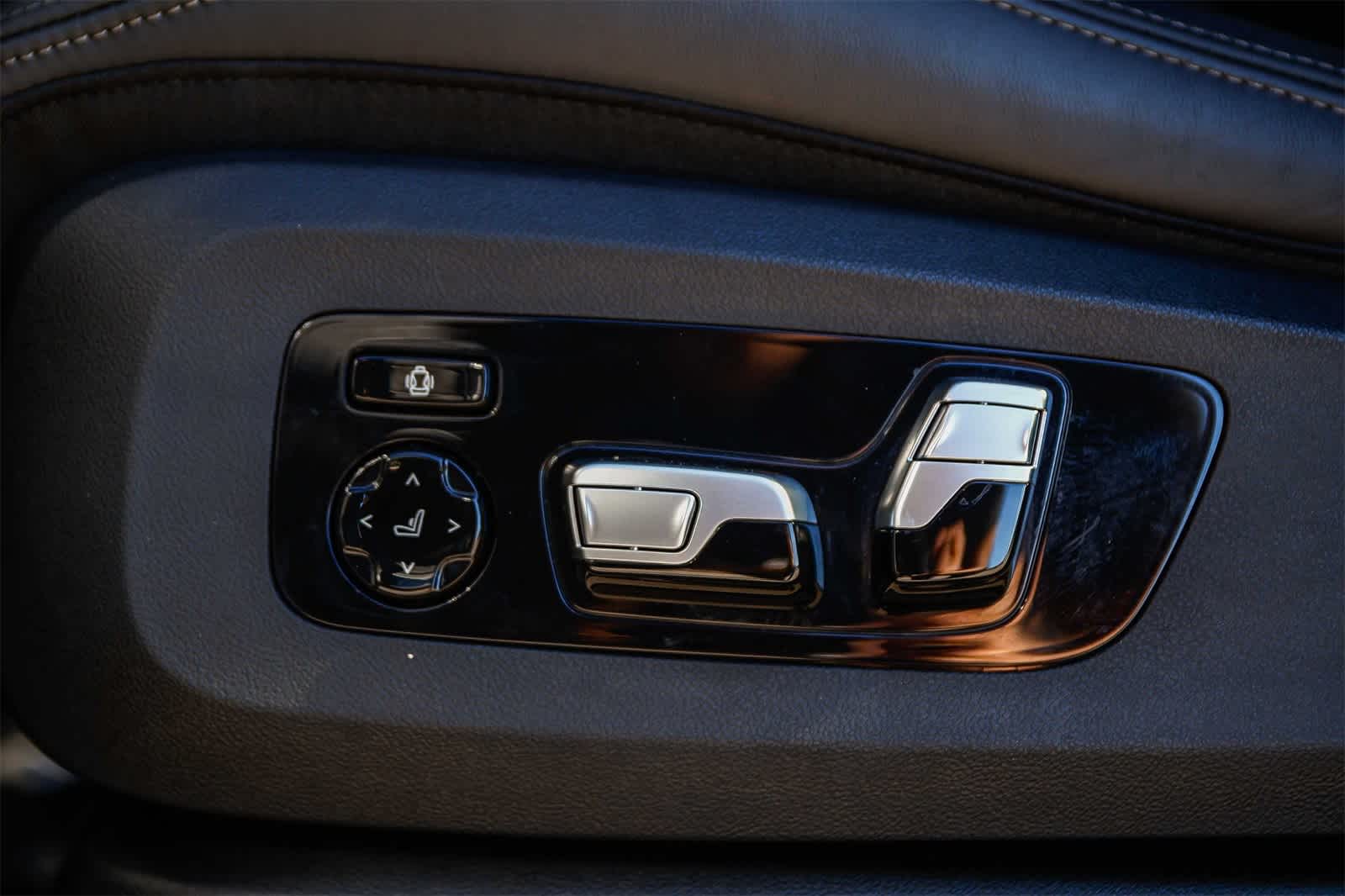 Thumbnail: 2022 BMW X7 - 22