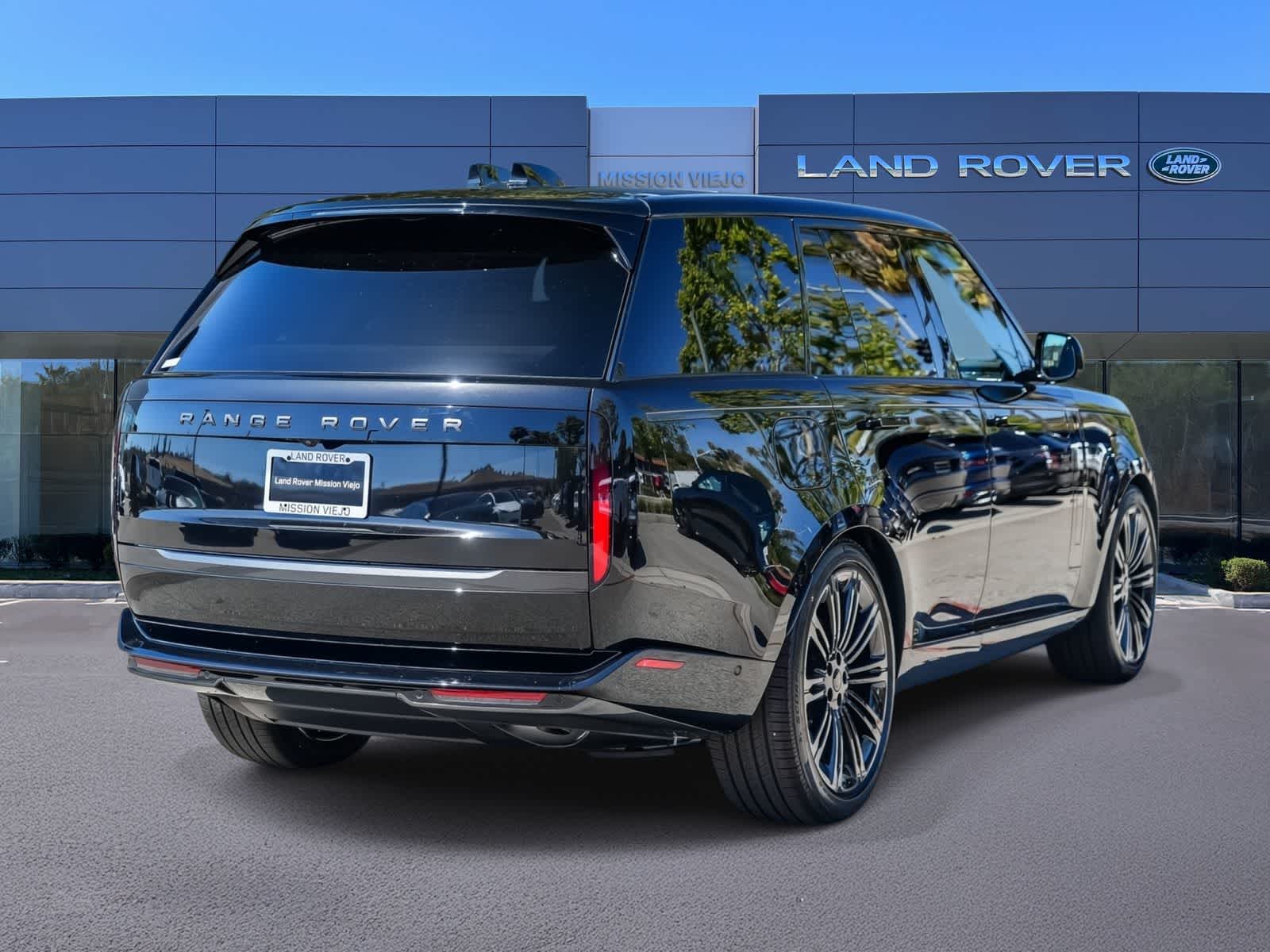 Thumbnail: 2026 Land Rover Range Rover - 4