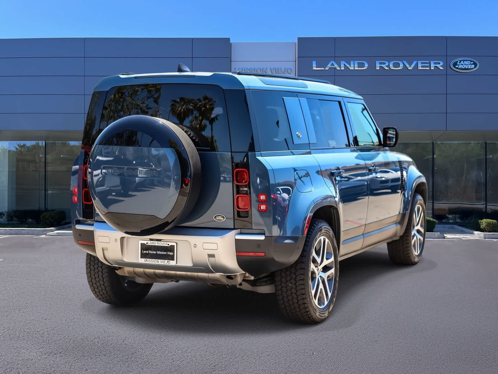 Thumbnail: 2023 Land Rover Defender - 4