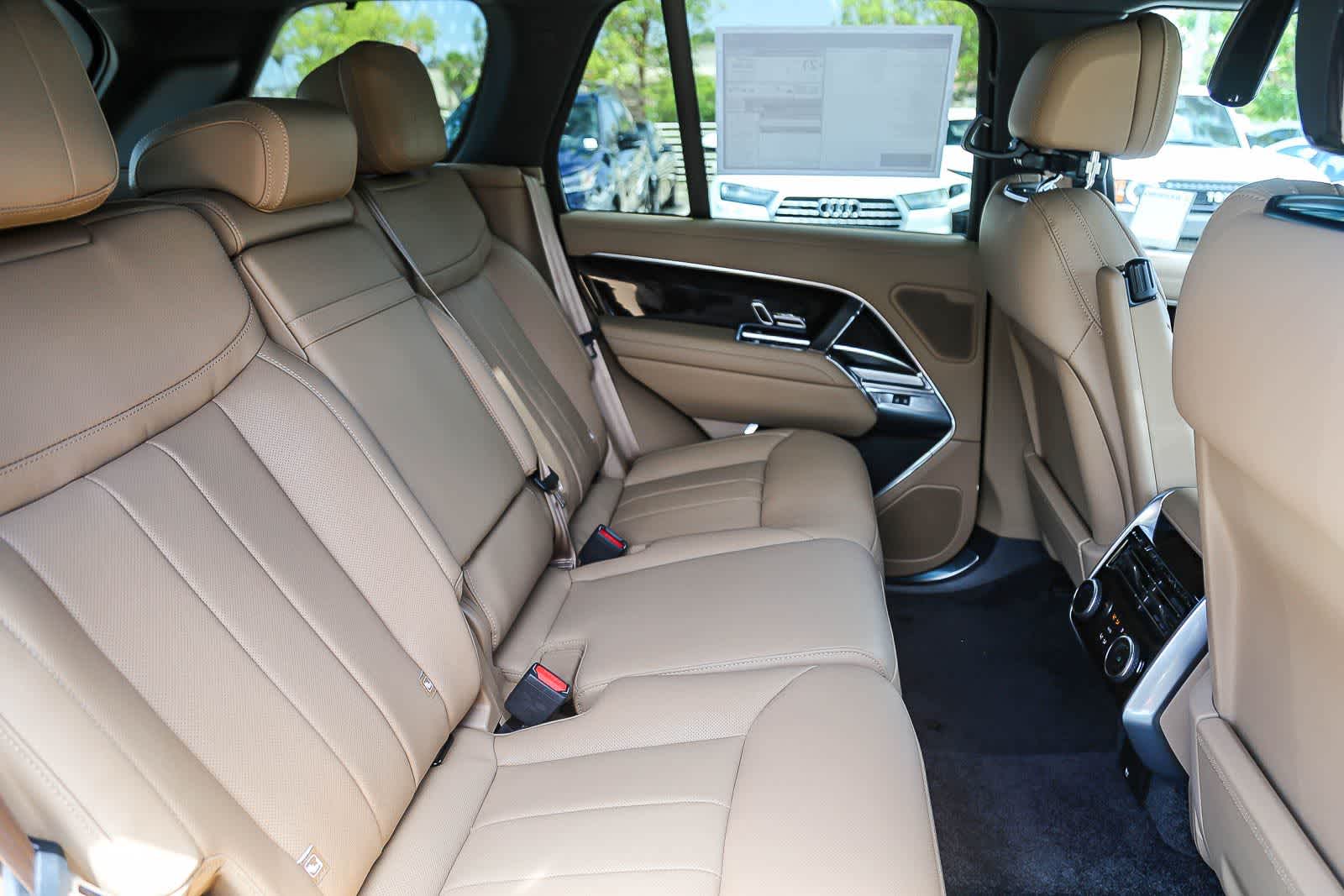 Thumbnail: 2026 Land Rover Range Rover - 16