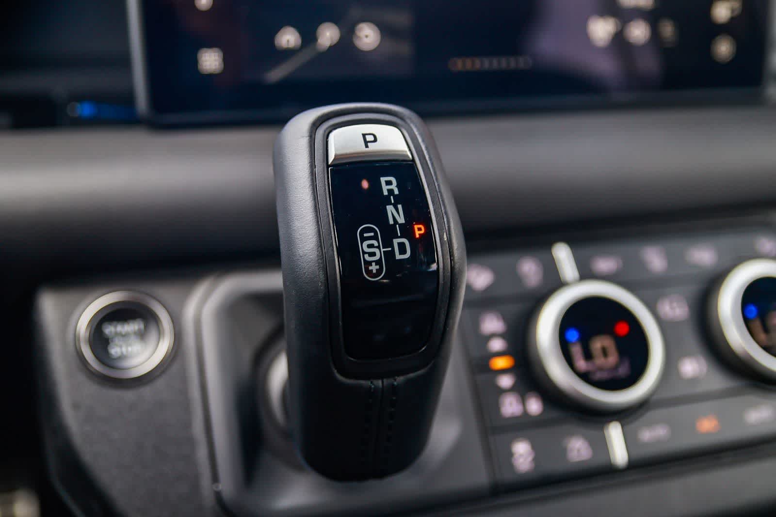 Thumbnail: 2023 Land Rover Defender - 24