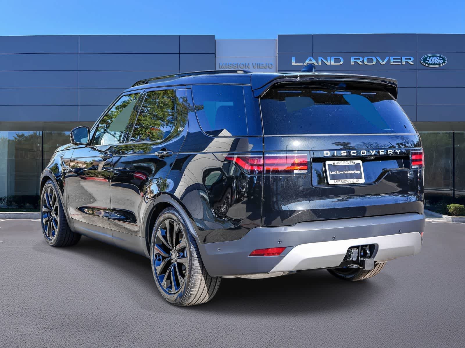 Thumbnail: 2026 Land Rover Discovery - 6