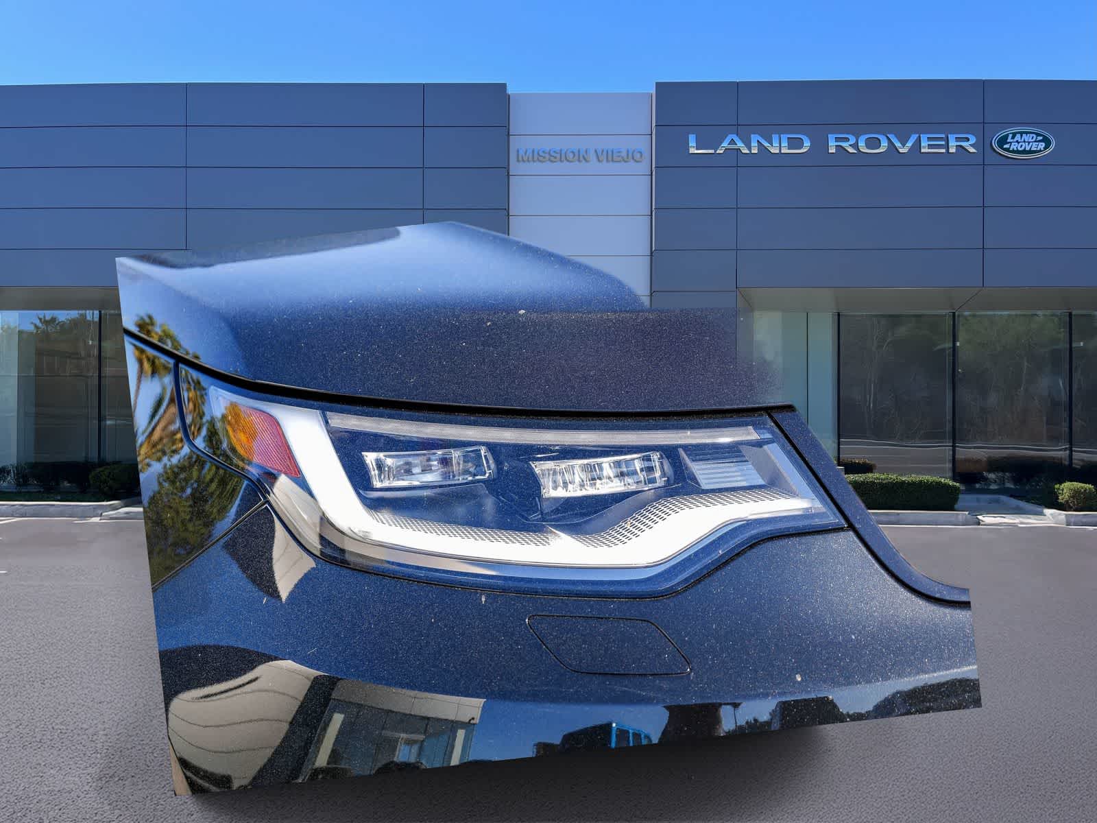 Thumbnail: 2026 Land Rover Discovery - 4
