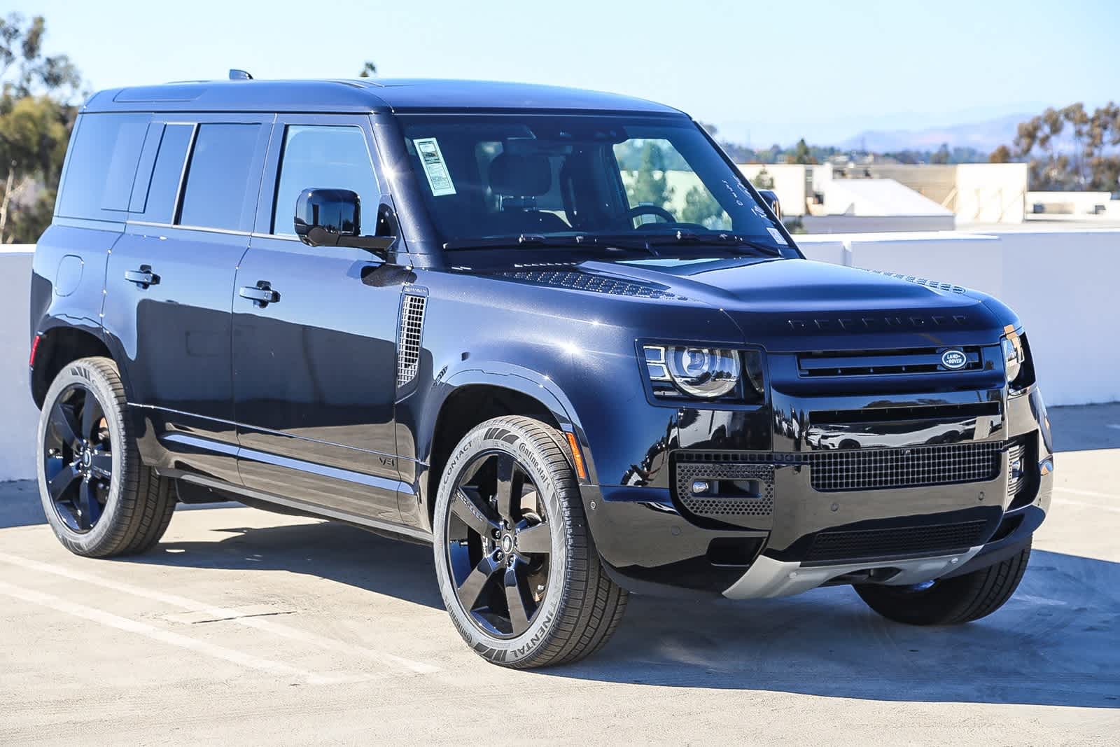 Thumbnail: 2025 Land Rover Defender - 3