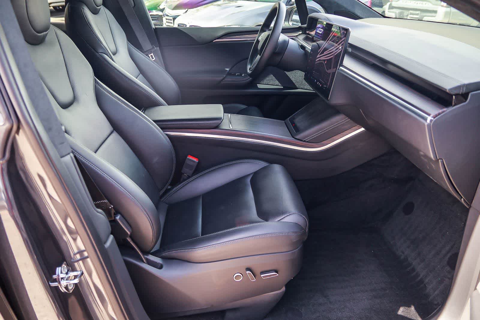 Thumbnail: 2024 Tesla Model X - 17