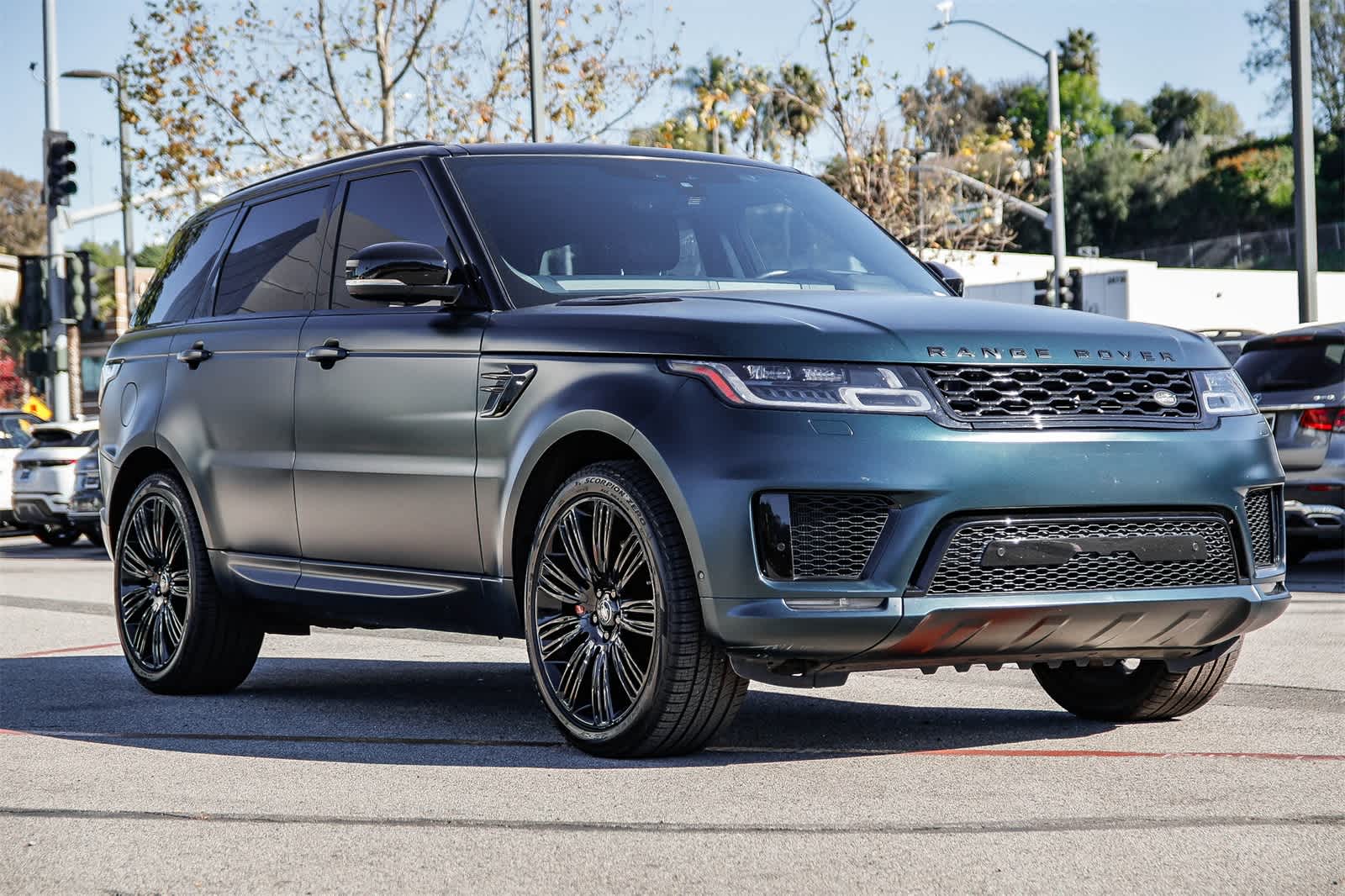 Thumbnail: 2020 Land Rover Range Rover Sport - 3