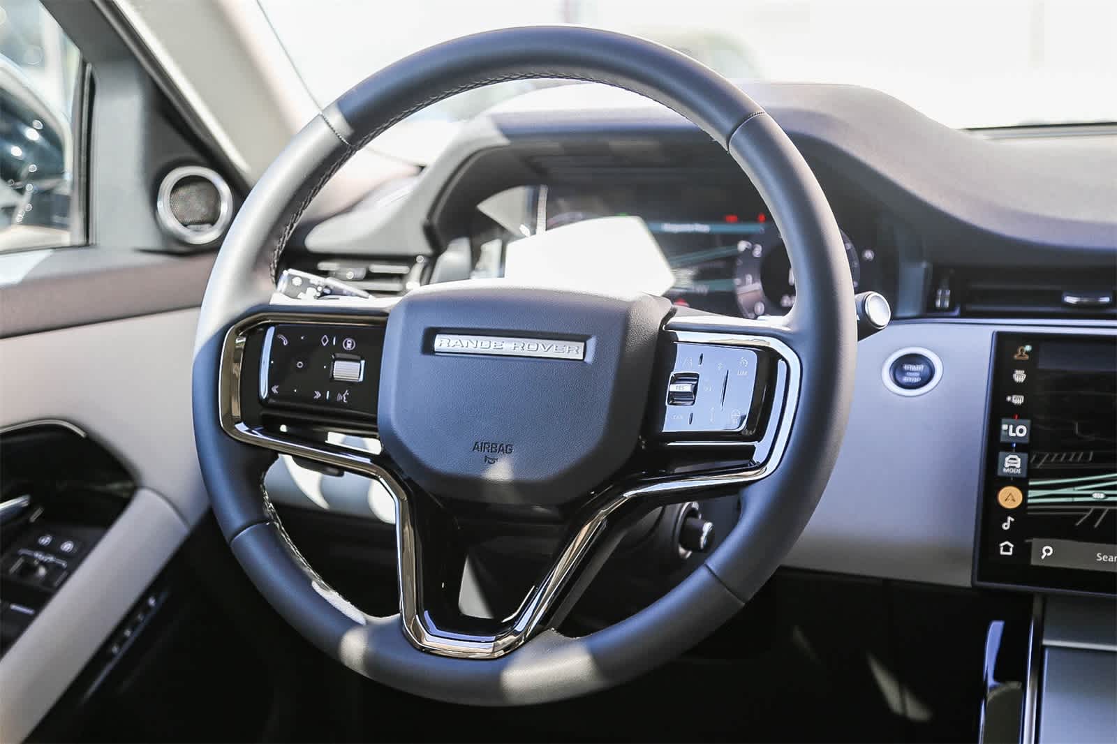 Thumbnail: 2025 Land Rover Range Rover Evoque - 14