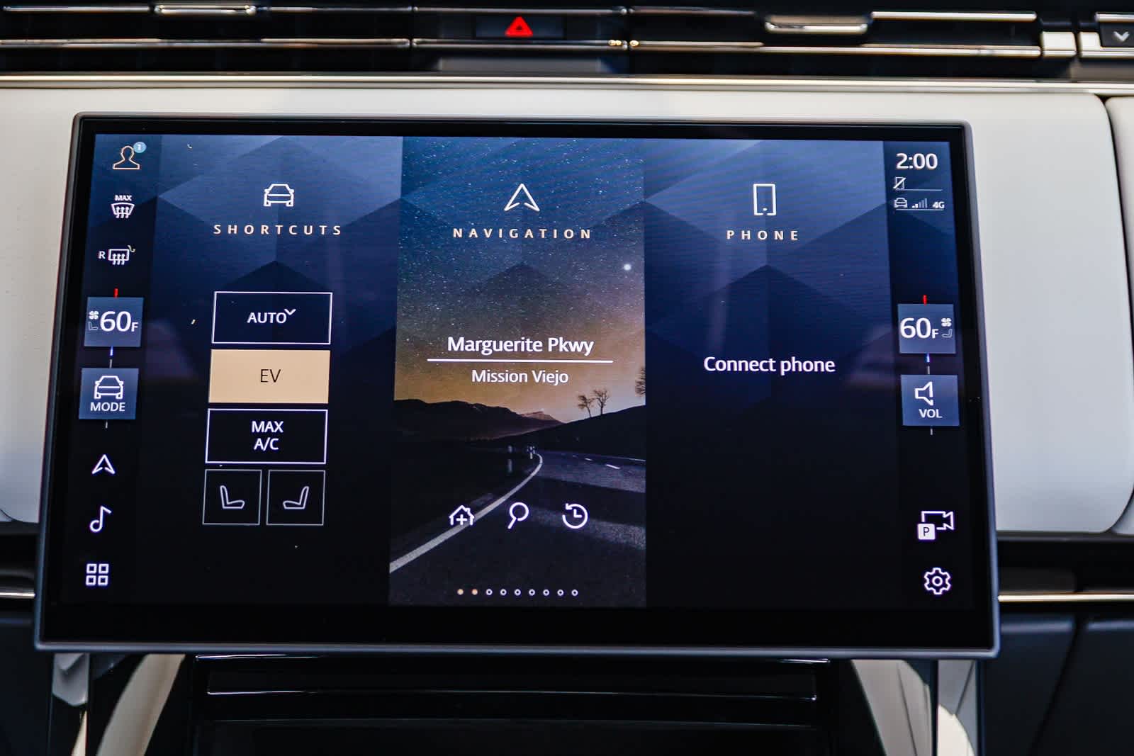 Thumbnail: 2025 Land Rover Range Rover Sport - 8