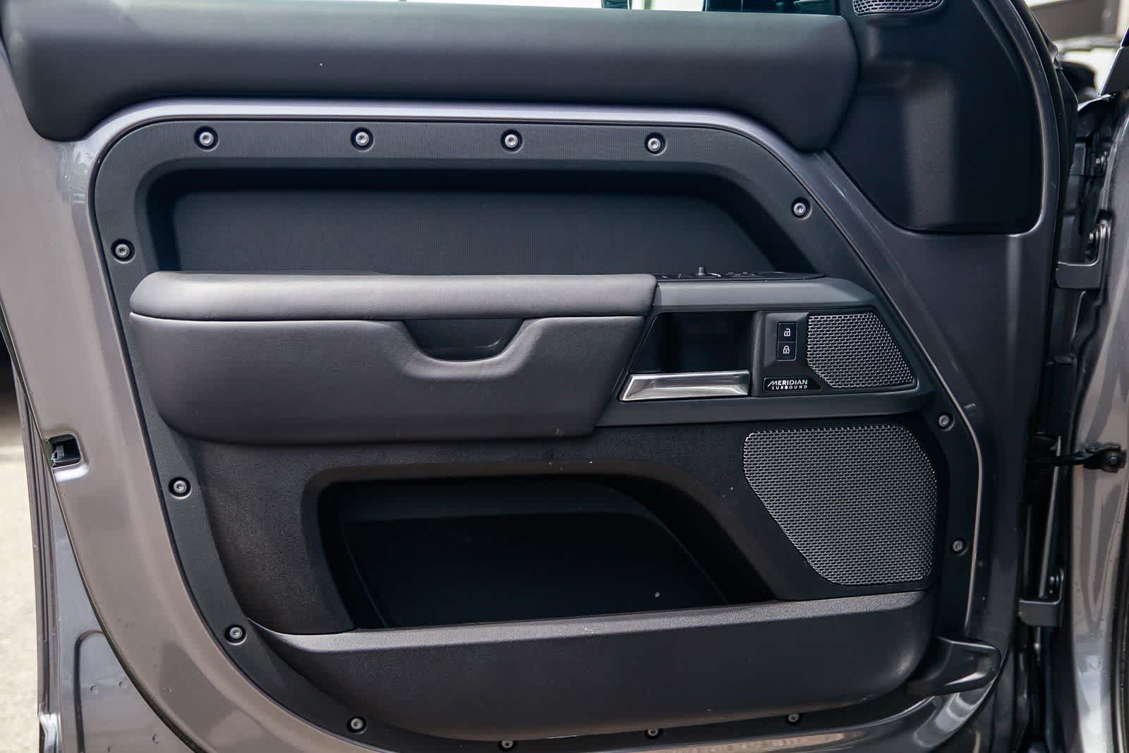 Thumbnail: 2023 Land Rover Defender - 21