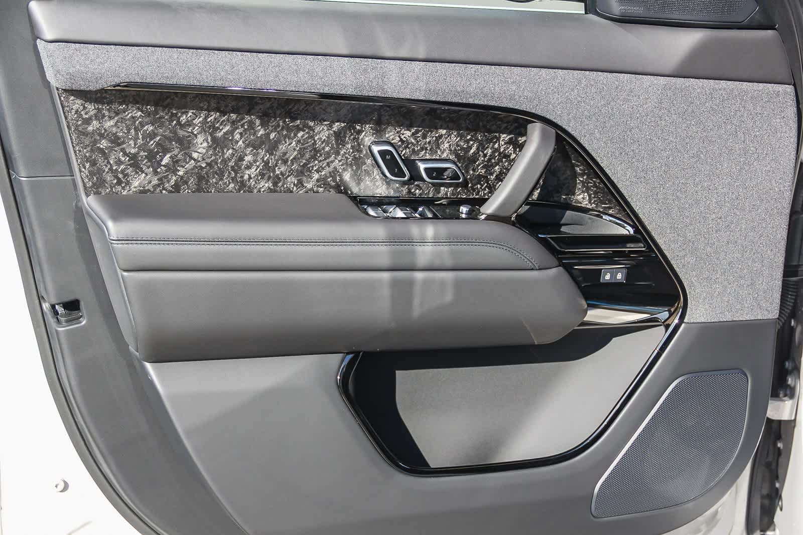 Thumbnail: 2025 Land Rover Range Rover Sport - 17