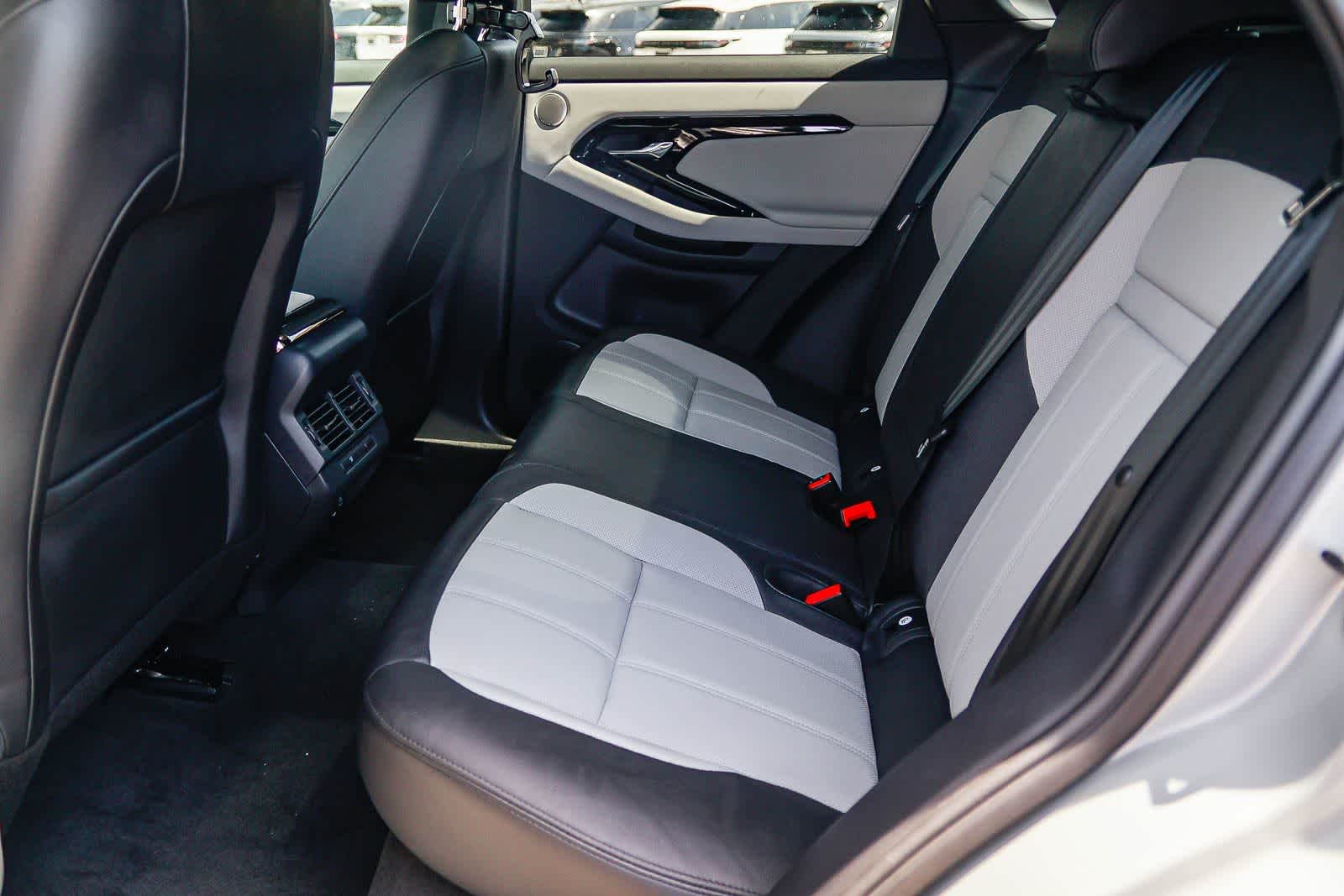 Thumbnail: 2026 Land Rover Range Rover Evoque - 18