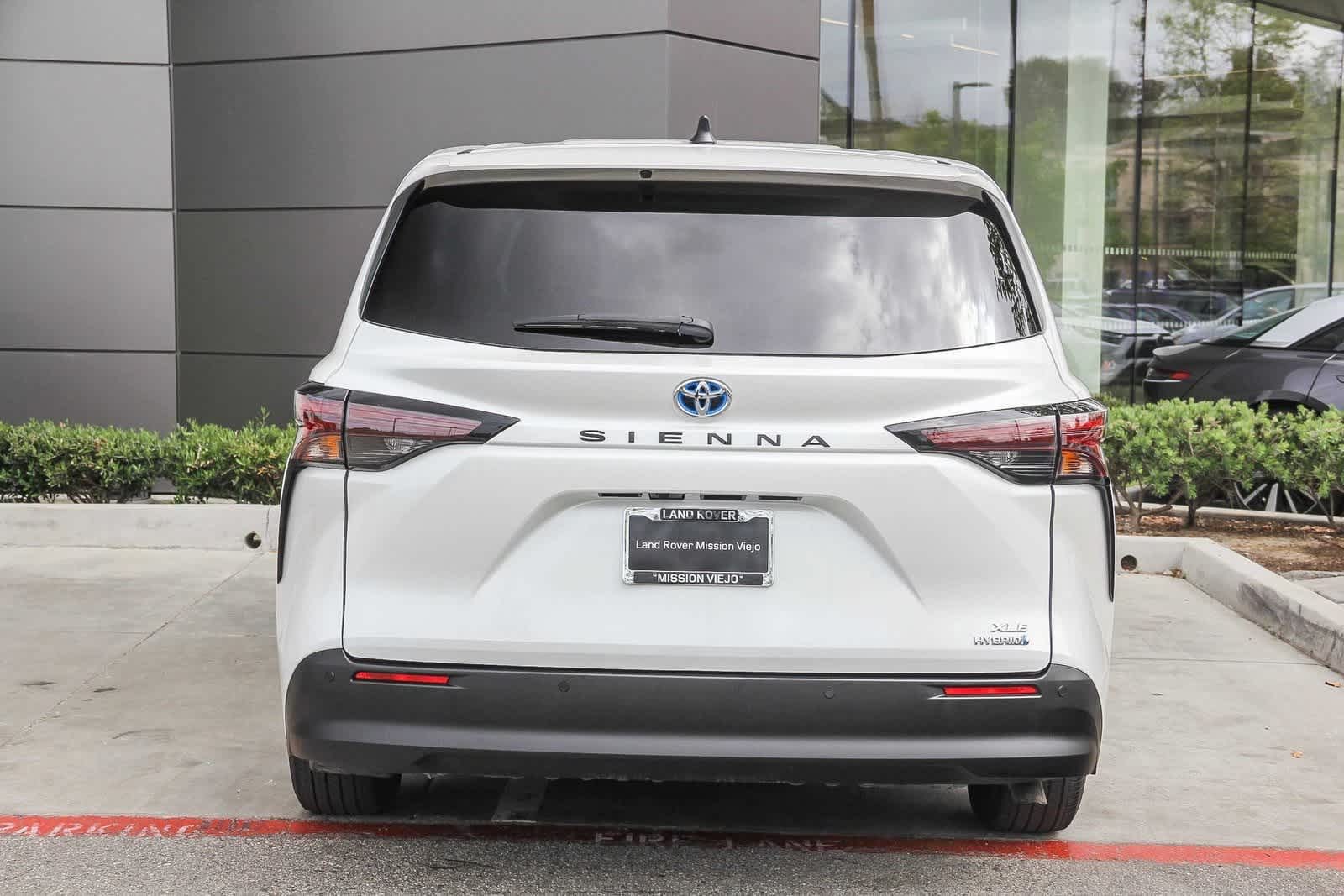 2023 Toyota Sienna XLE 5