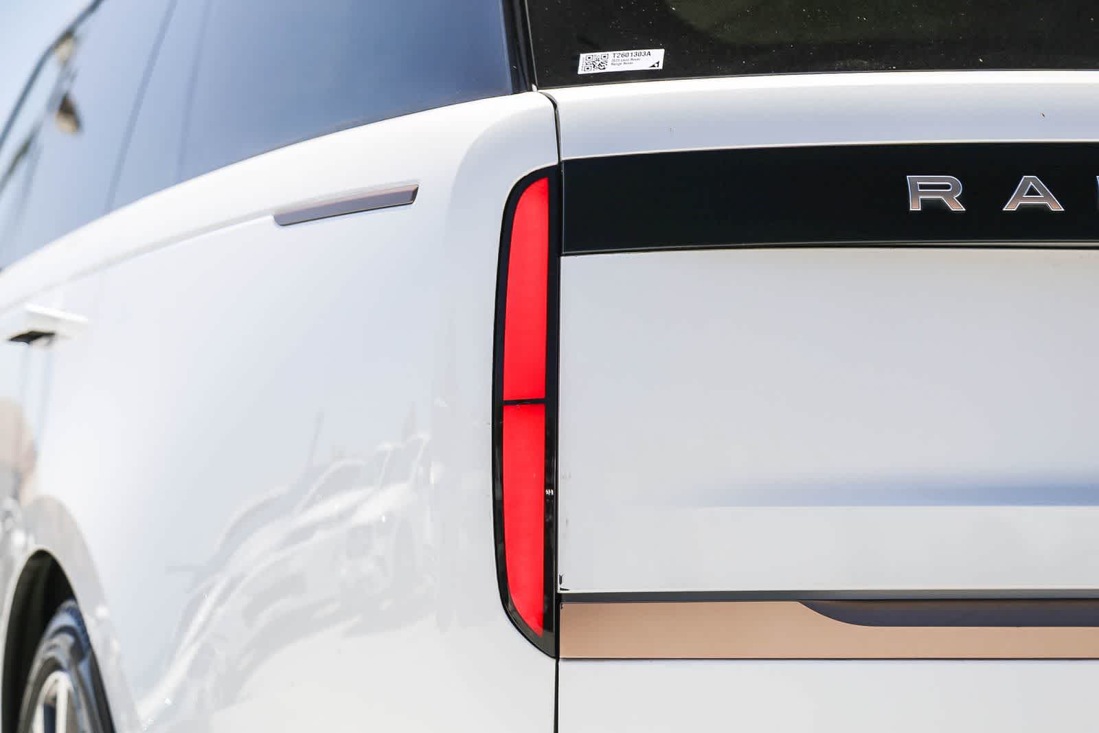Thumbnail: 2023 Land Rover Range Rover - 7
